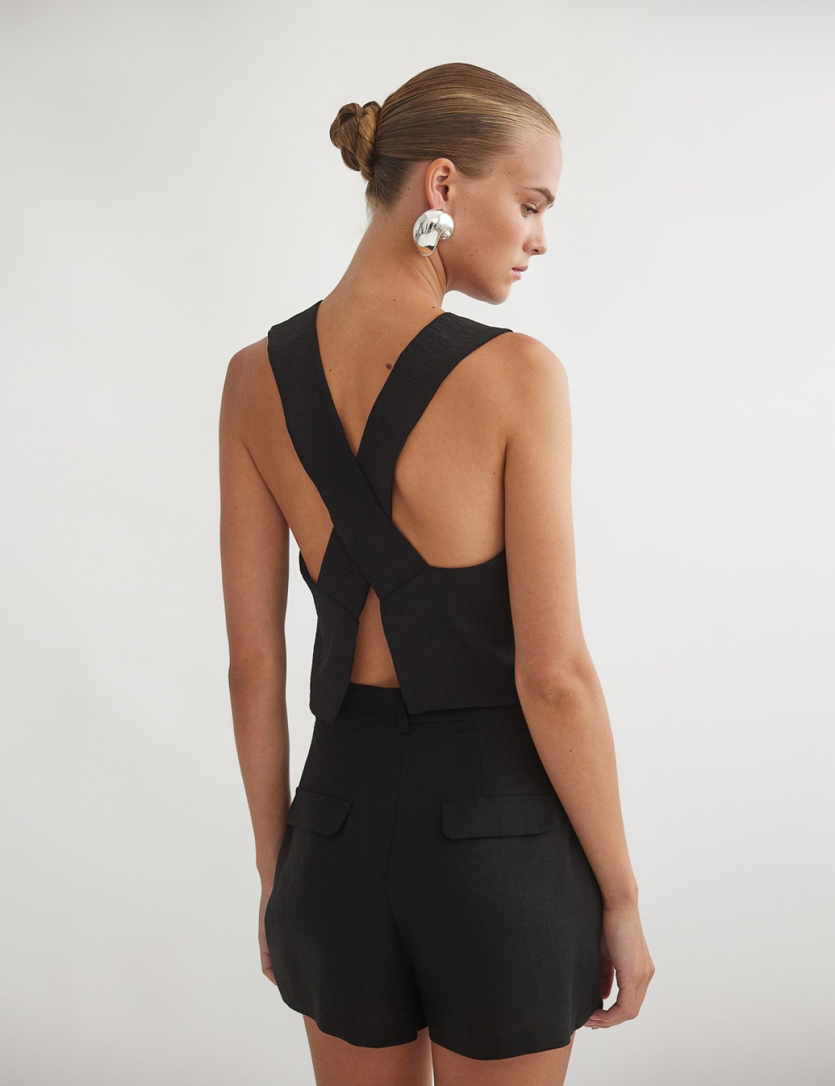 Γυναικείο ψηλόμεσο λινό σορτς