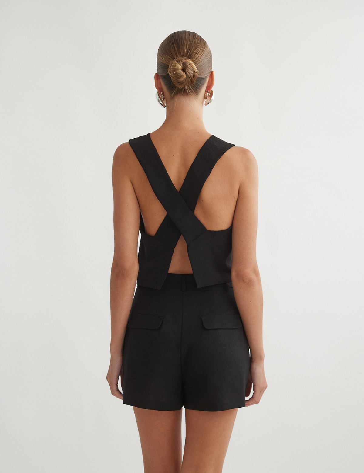 Γυναικείο ψηλόμεσο λινό σορτς