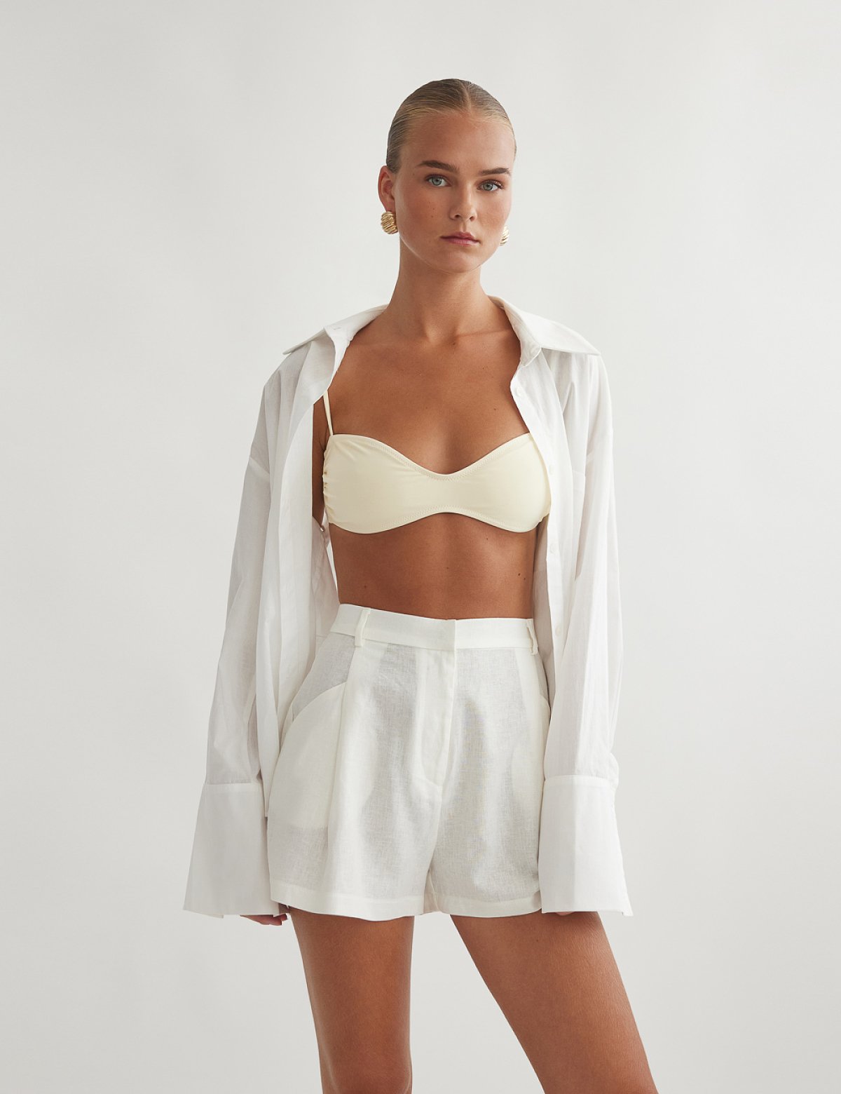 Γυναικείο ψηλόμεσο λινό σορτς