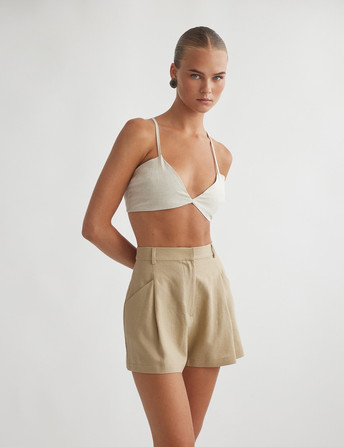 Γυναικείο ψηλόμεσο λινό σορτς