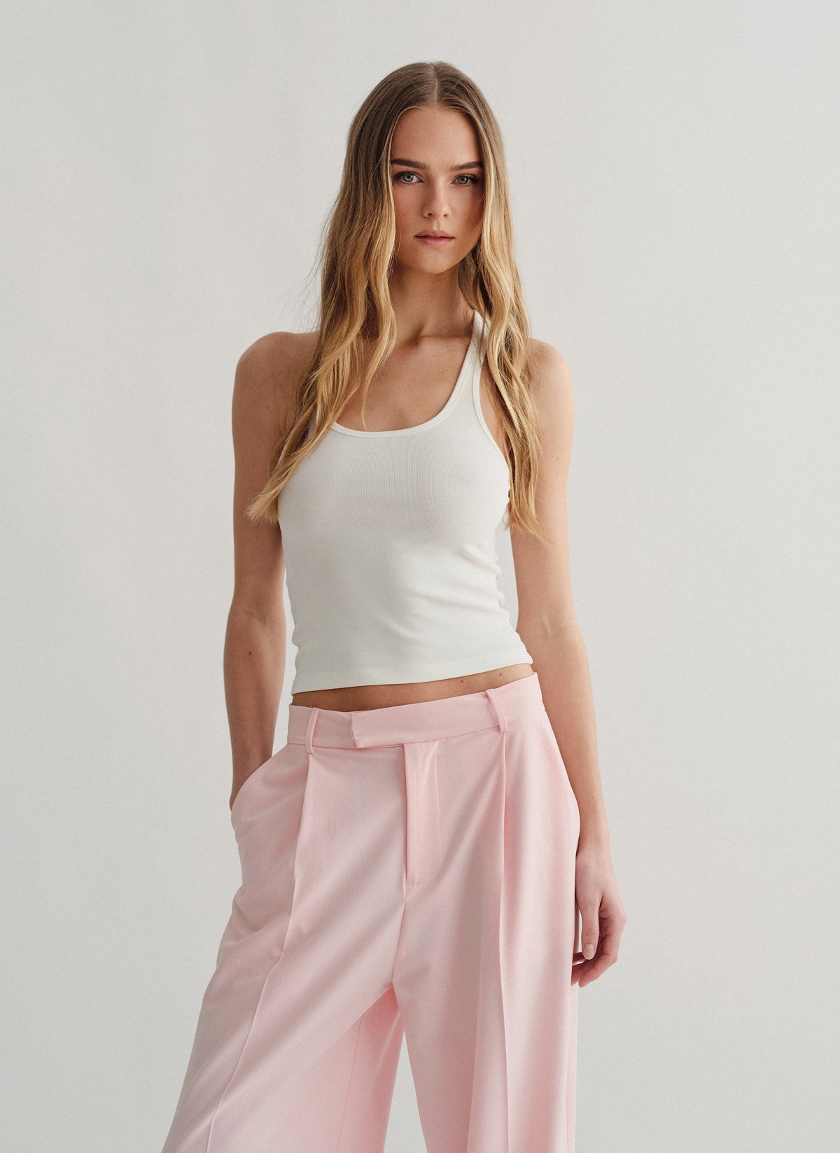 Γυναικείο basic αμάνικο ριπ τοπ