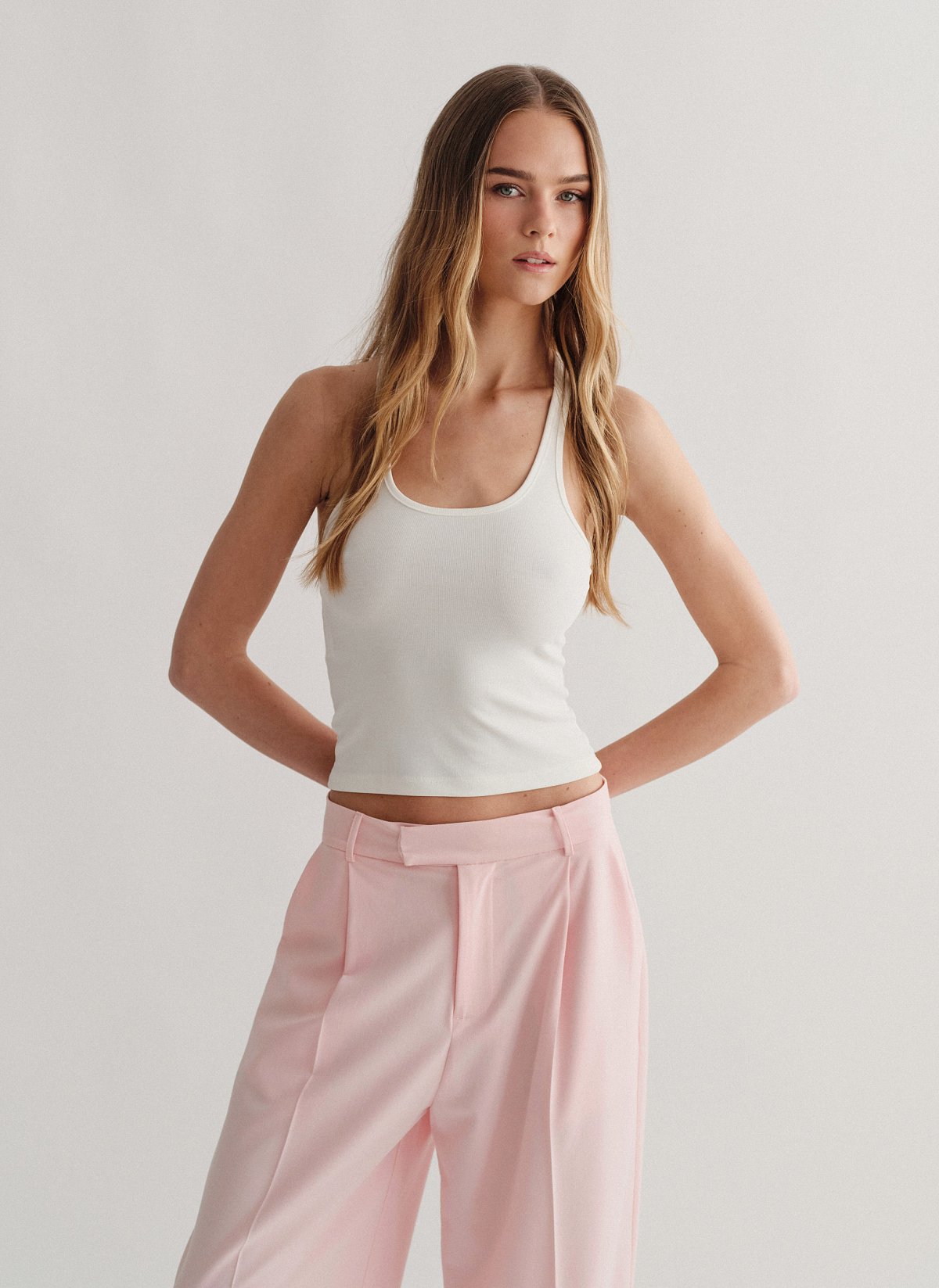 Γυναικείο basic αμάνικο ριπ τοπ