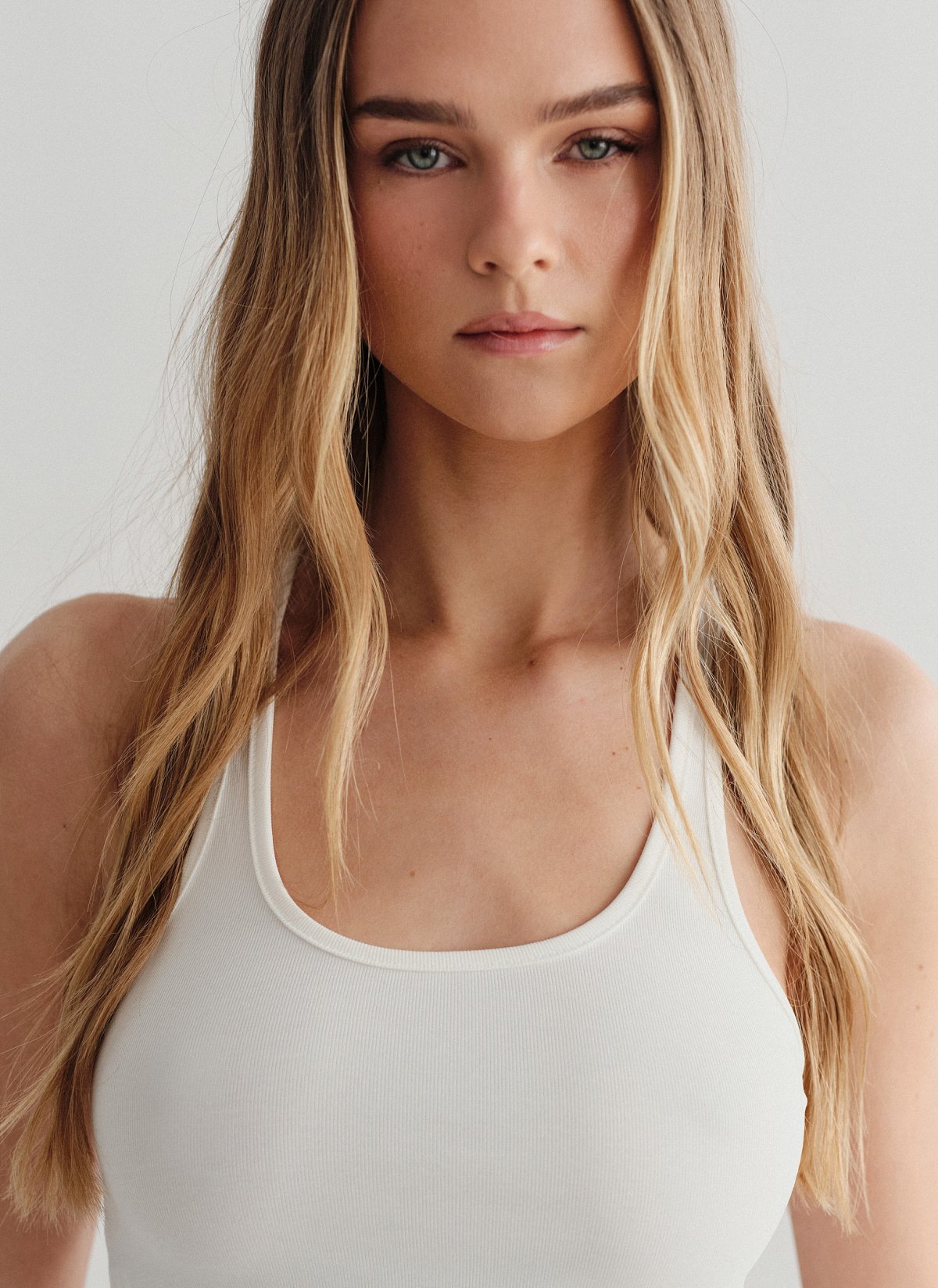 Γυναικείο basic αμάνικο ριπ τοπ