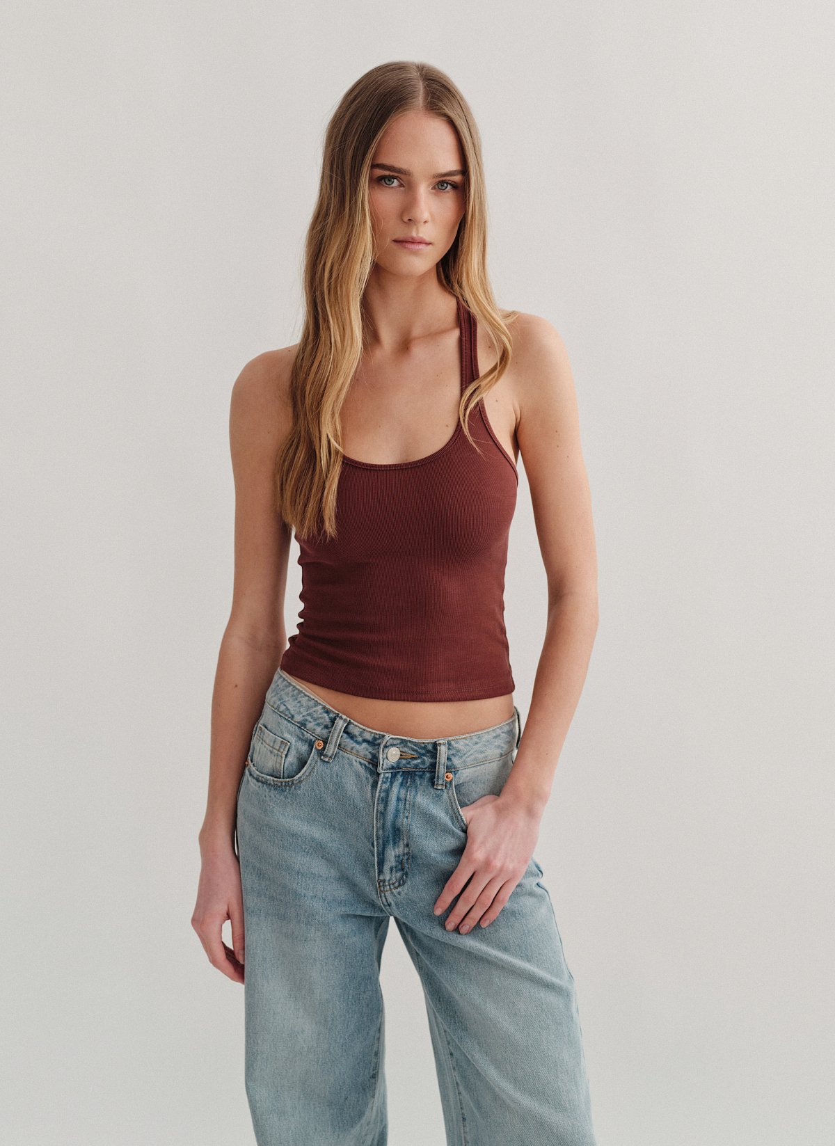 Γυναικείο basic αμάνικο ριπ τοπ