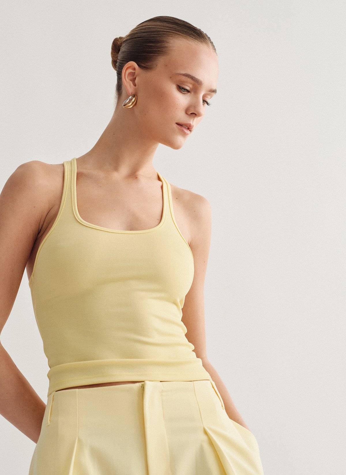 Γυναικείο basic αμάνικο ριπ τοπ