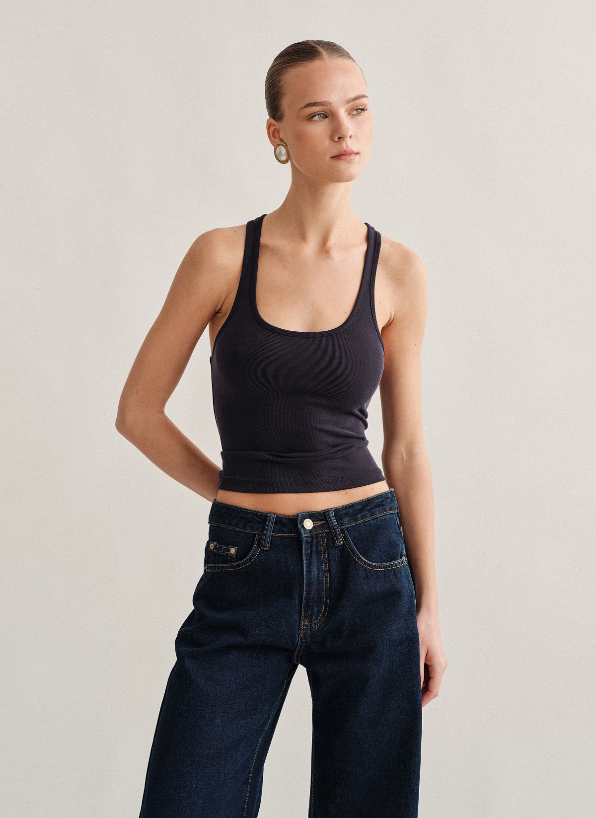 Γυναικείο basic αμάνικο ριπ τοπ