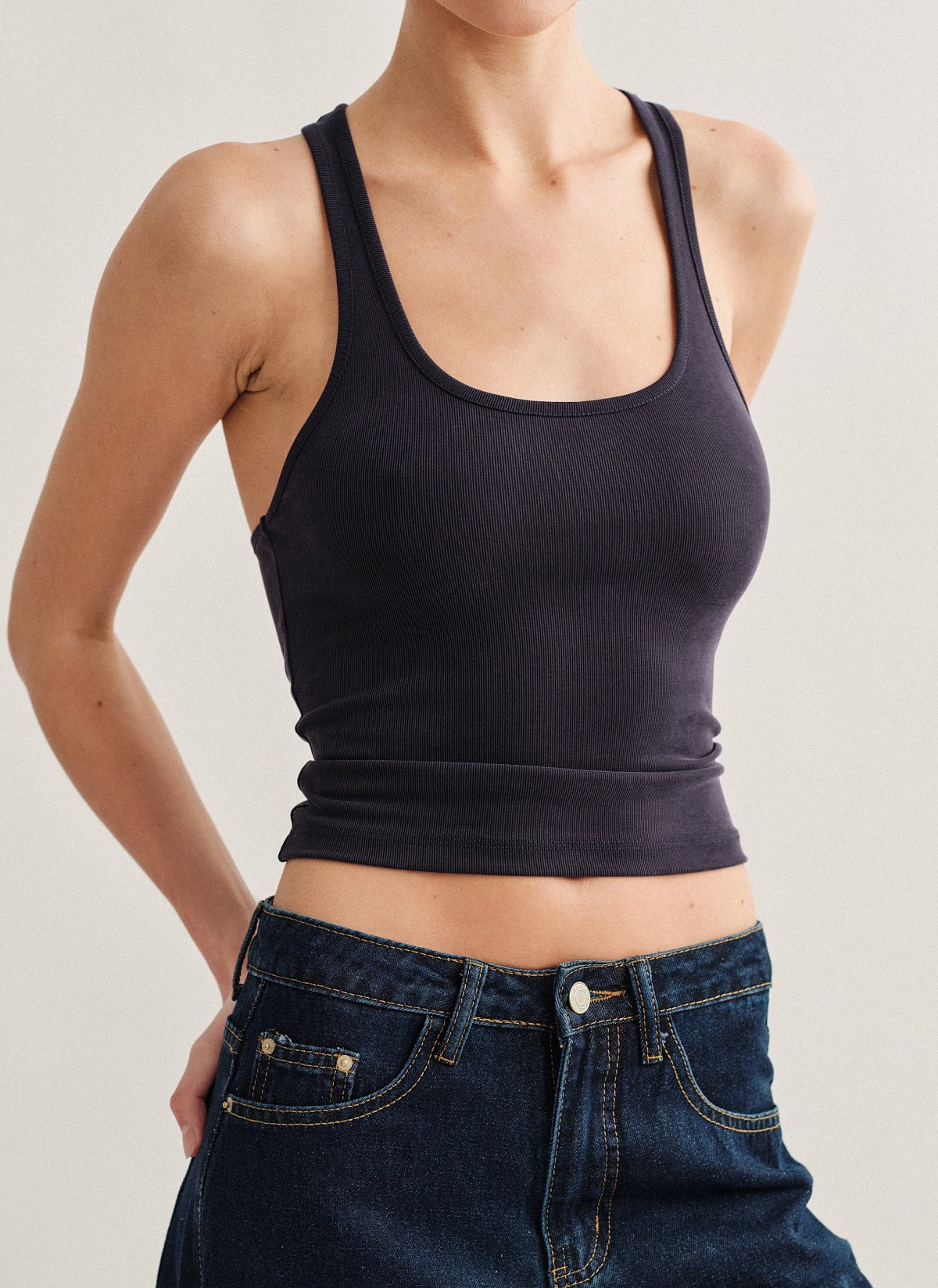 Γυναικείο basic αμάνικο ριπ τοπ
