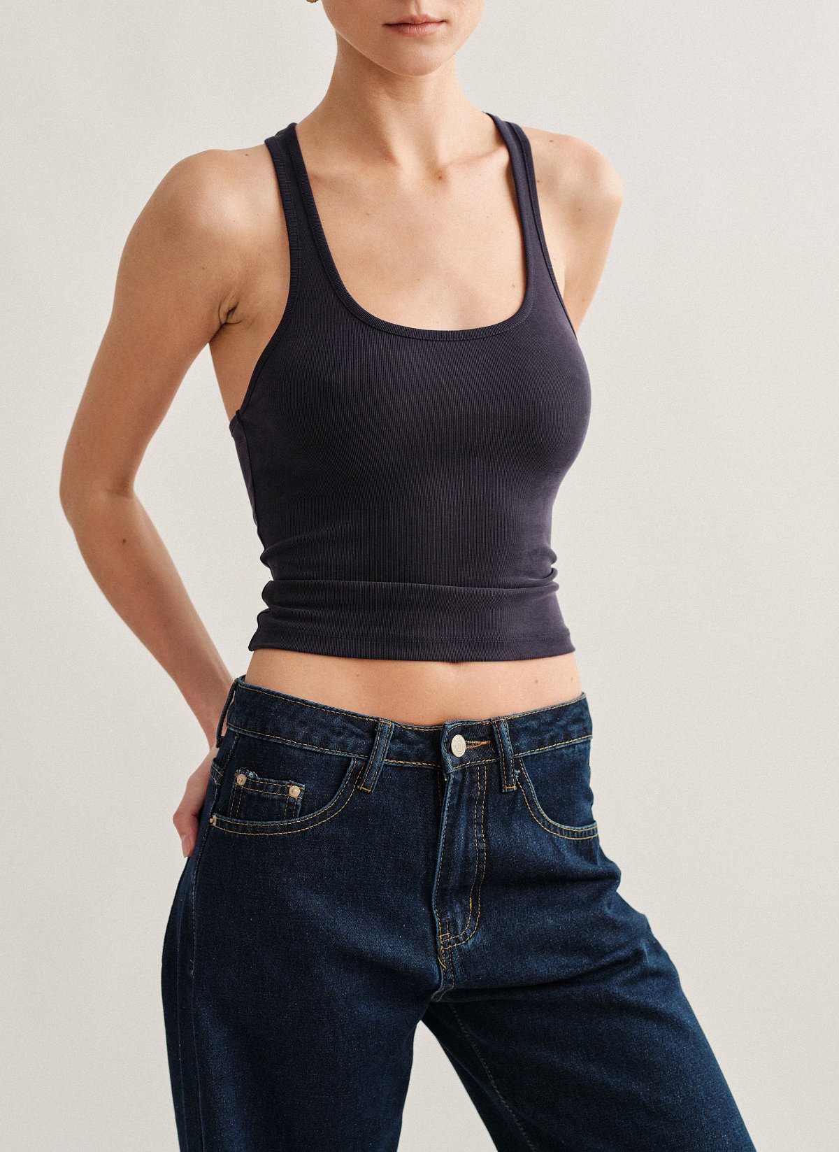 Γυναικείο basic αμάνικο ριπ τοπ