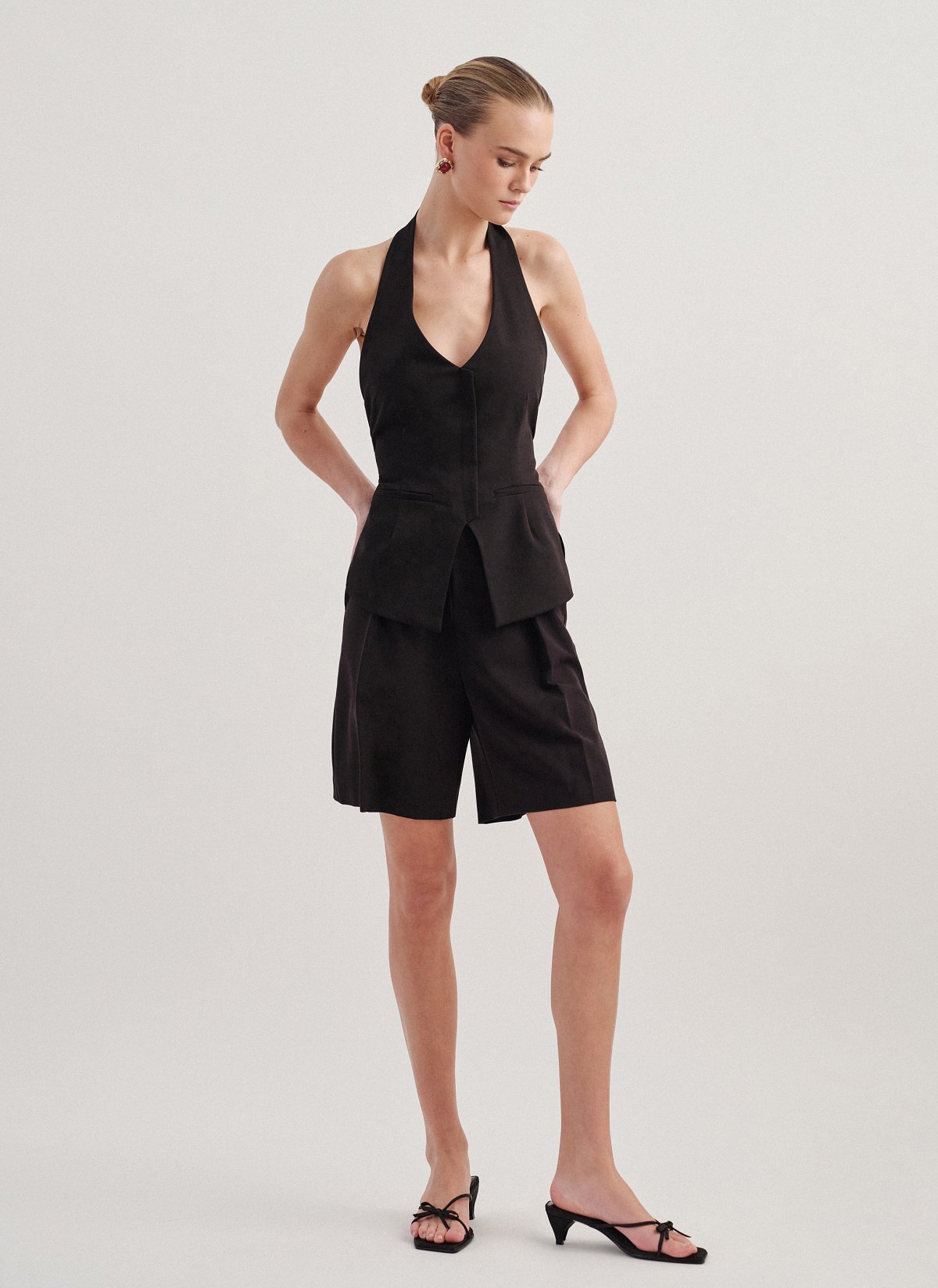 Γυναικεία υφασμάτινη βερμούδα