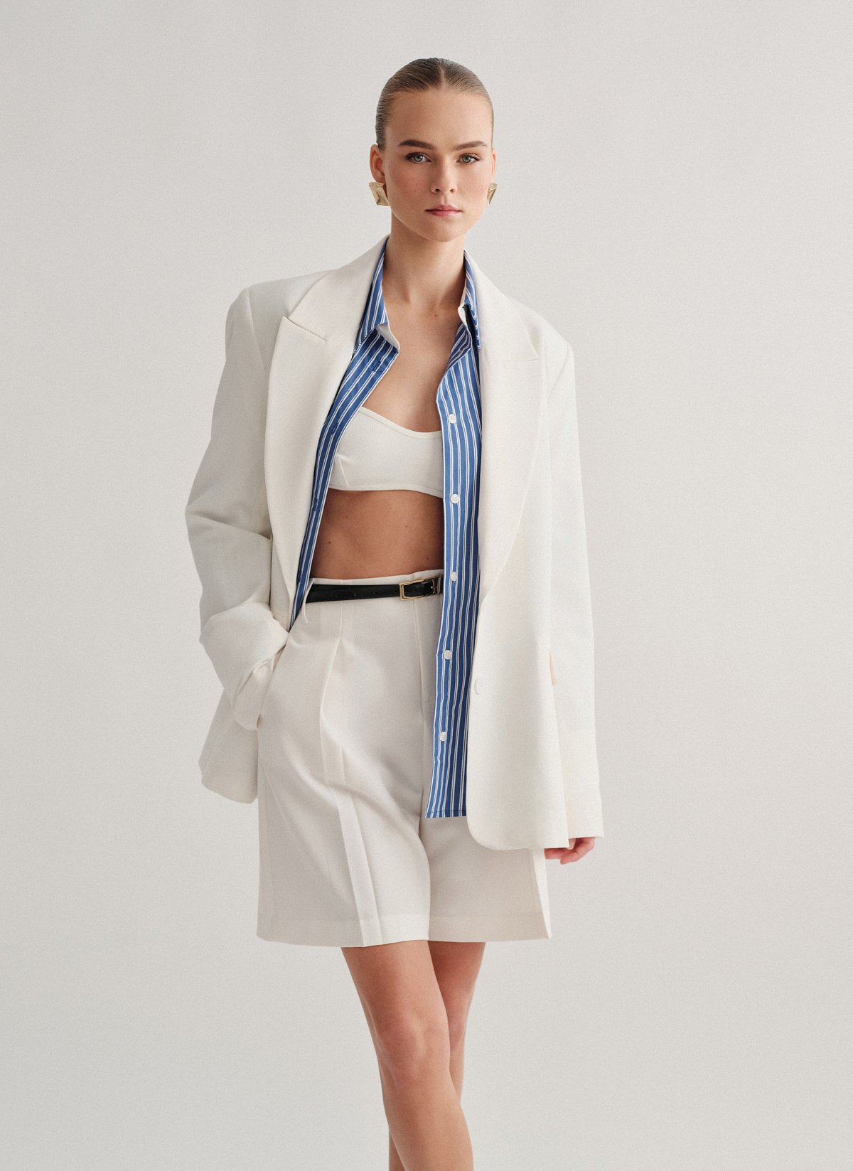 Γυναικεία υφασμάτινη βερμούδα