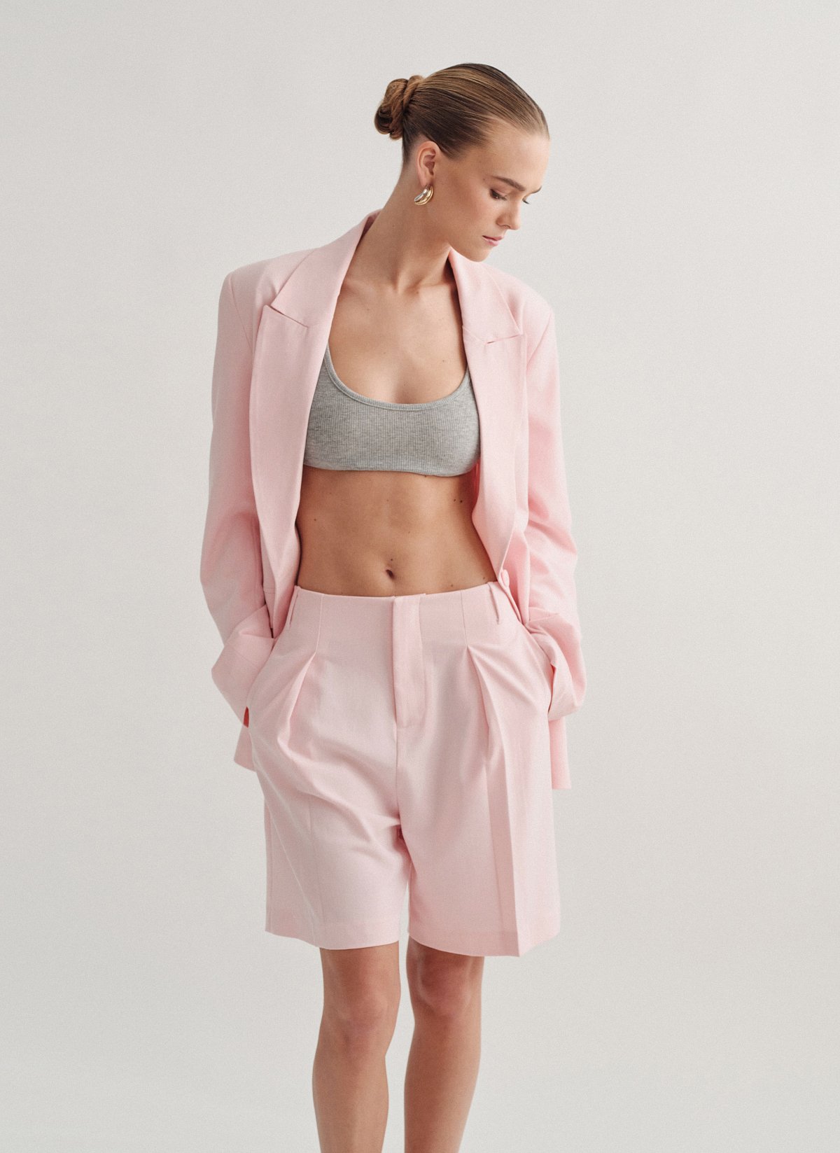 Γυναικεία υφασμάτινη βερμούδα