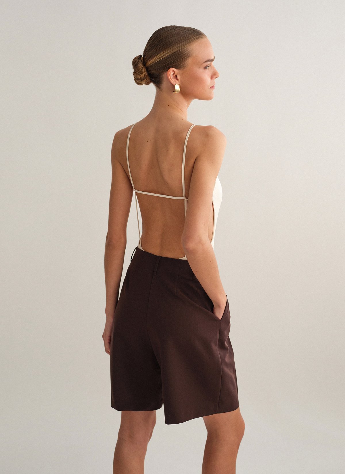 Γυναικεία υφασμάτινη βερμούδα