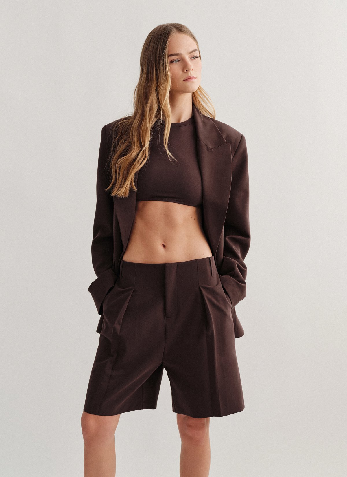 Γυναικεία υφασμάτινη βερμούδα