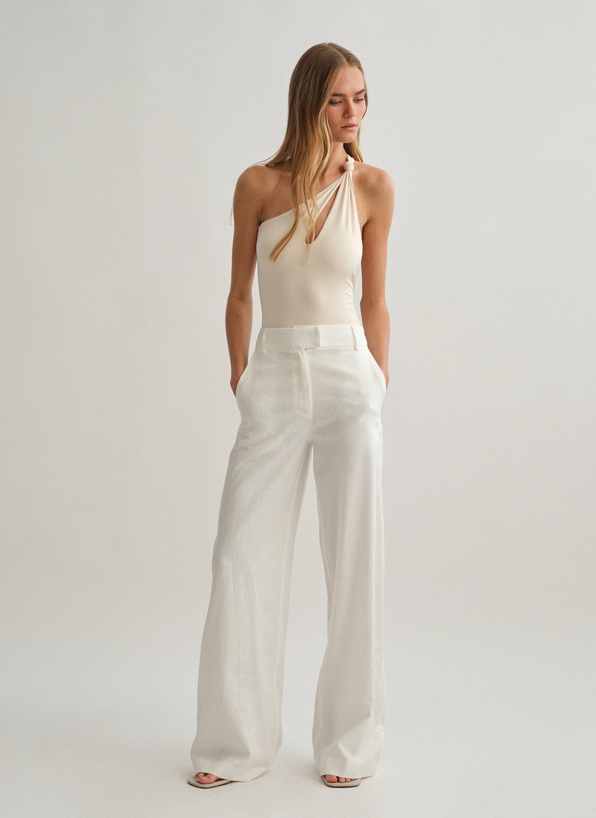 Γυναικείο λινό ίσιο παντελόνι