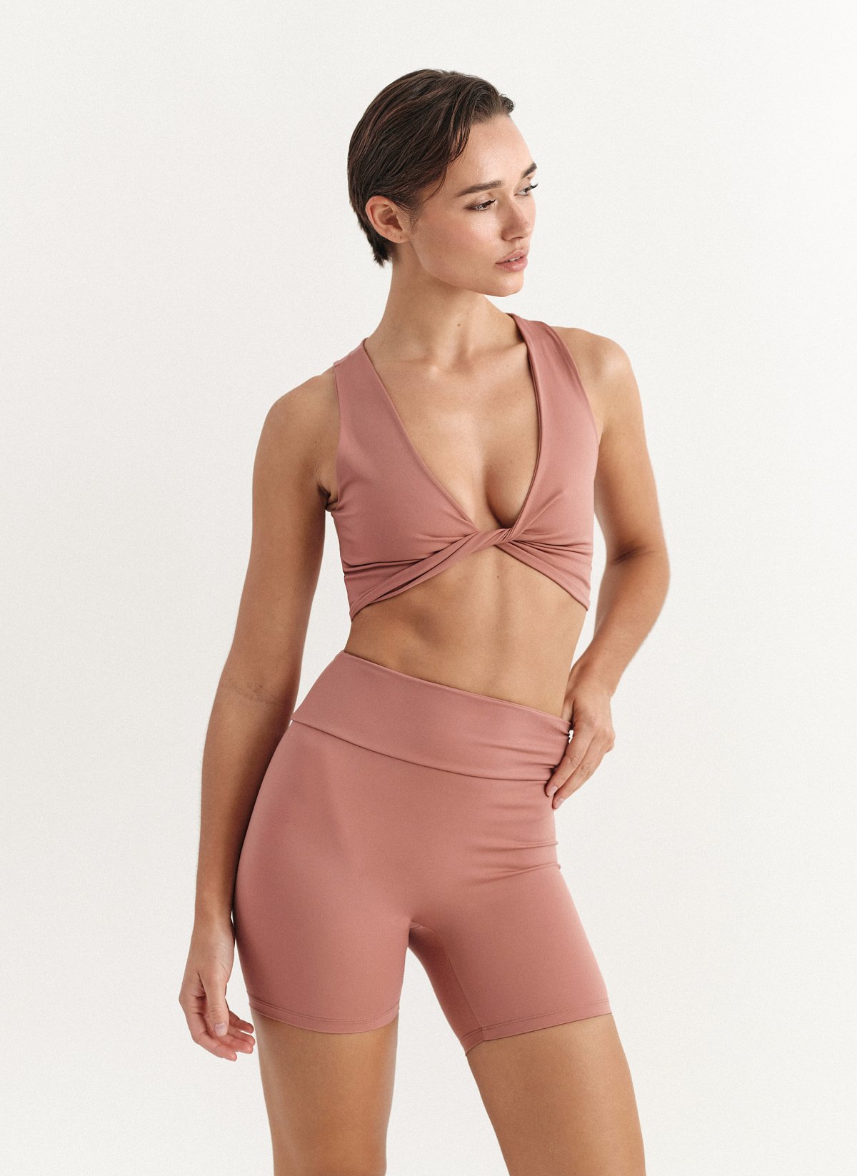 Γυναικείο αθλητικό ψηλόμεσο biker σορτς