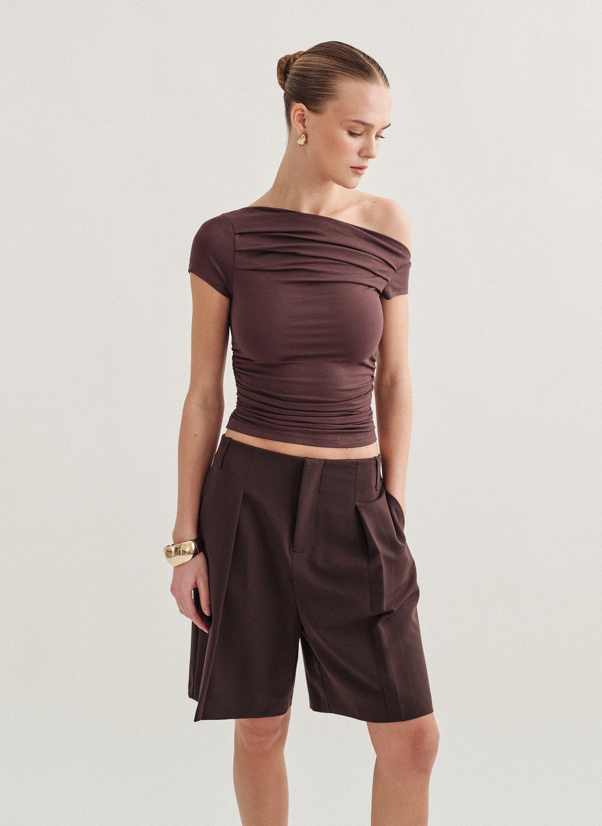 Γυναικεία κοντομάνικη μπλούζα με λοξό ώμο bamboo