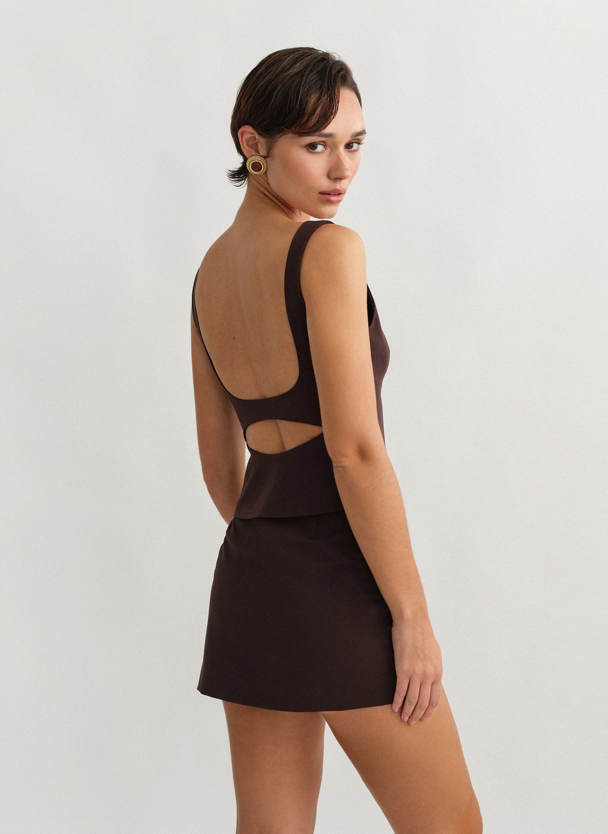 Γυναικείο υφασμάτινο τοπ με άνοιγμα στην πλάτη