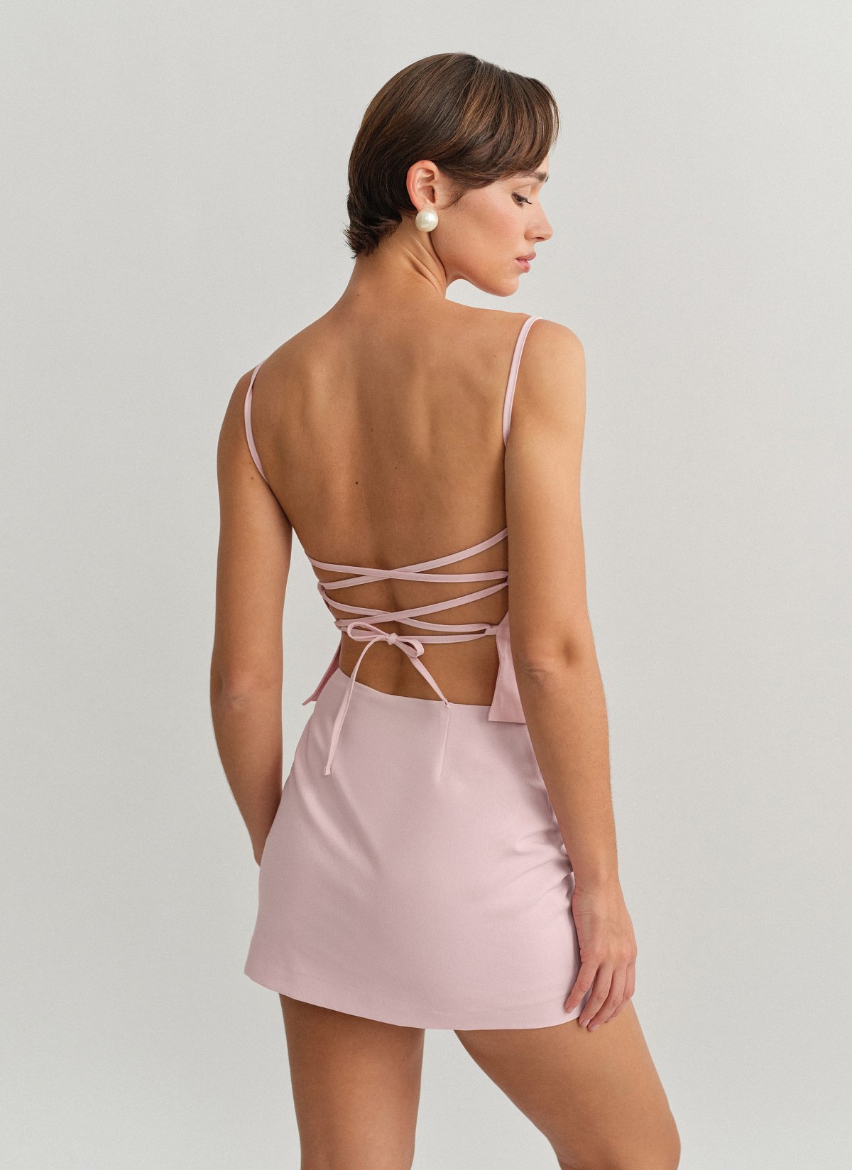 Γυναικείο υφασμάτινο τοπ με χιαστί πλάτη