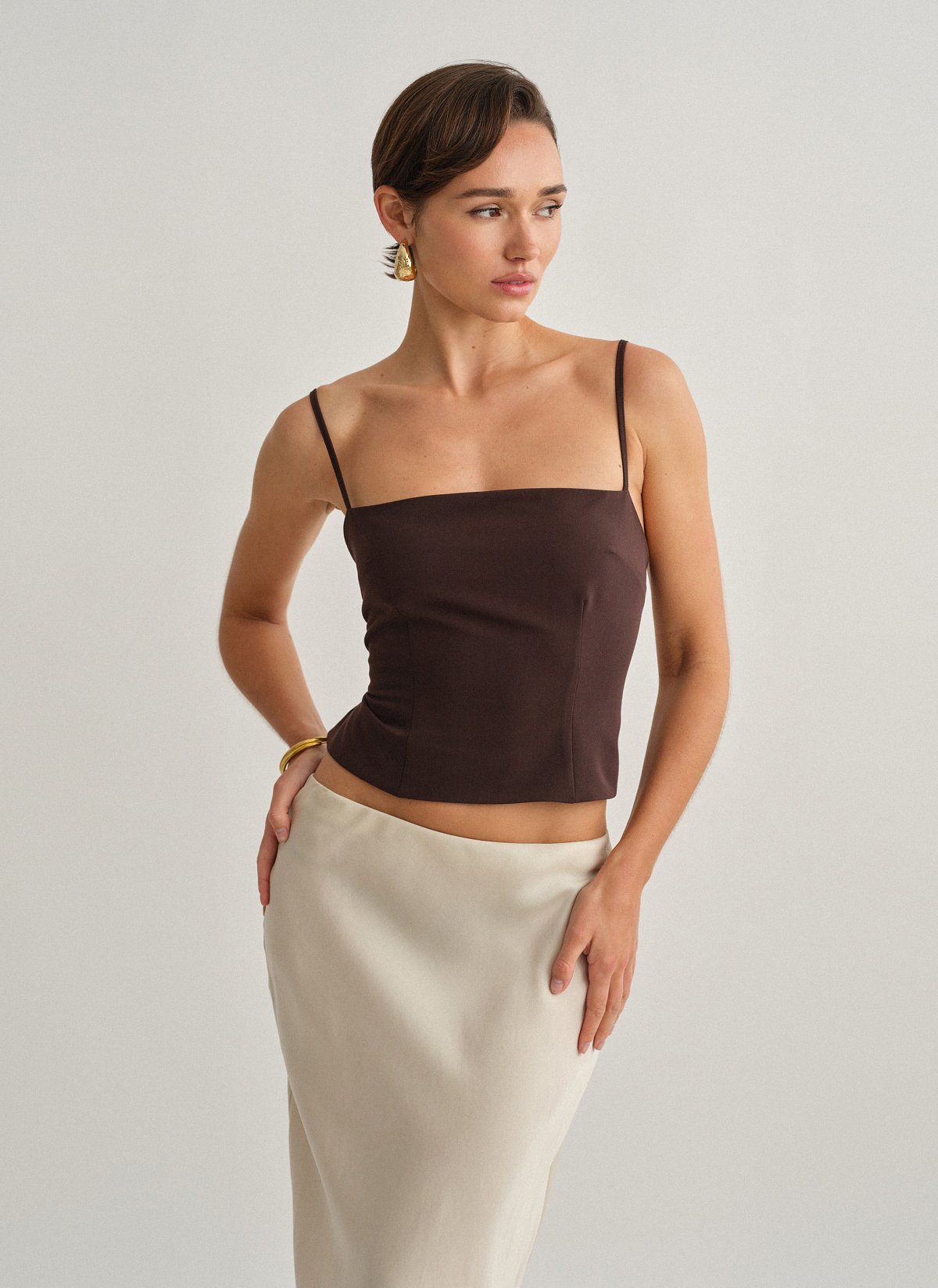 Γυναικείο υφασμάτινο τοπ με χιαστί πλάτη