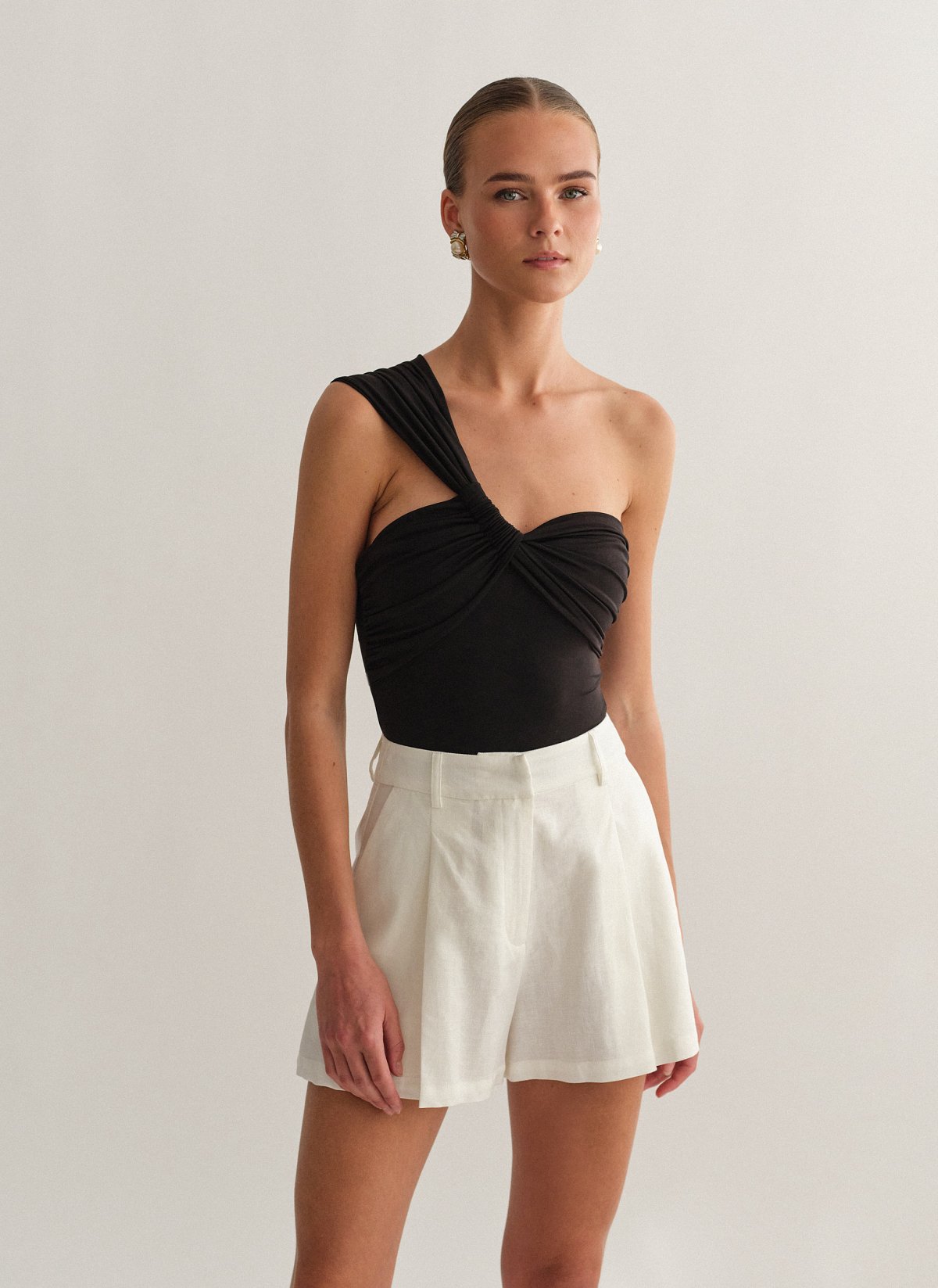 Linen darted shorts-39