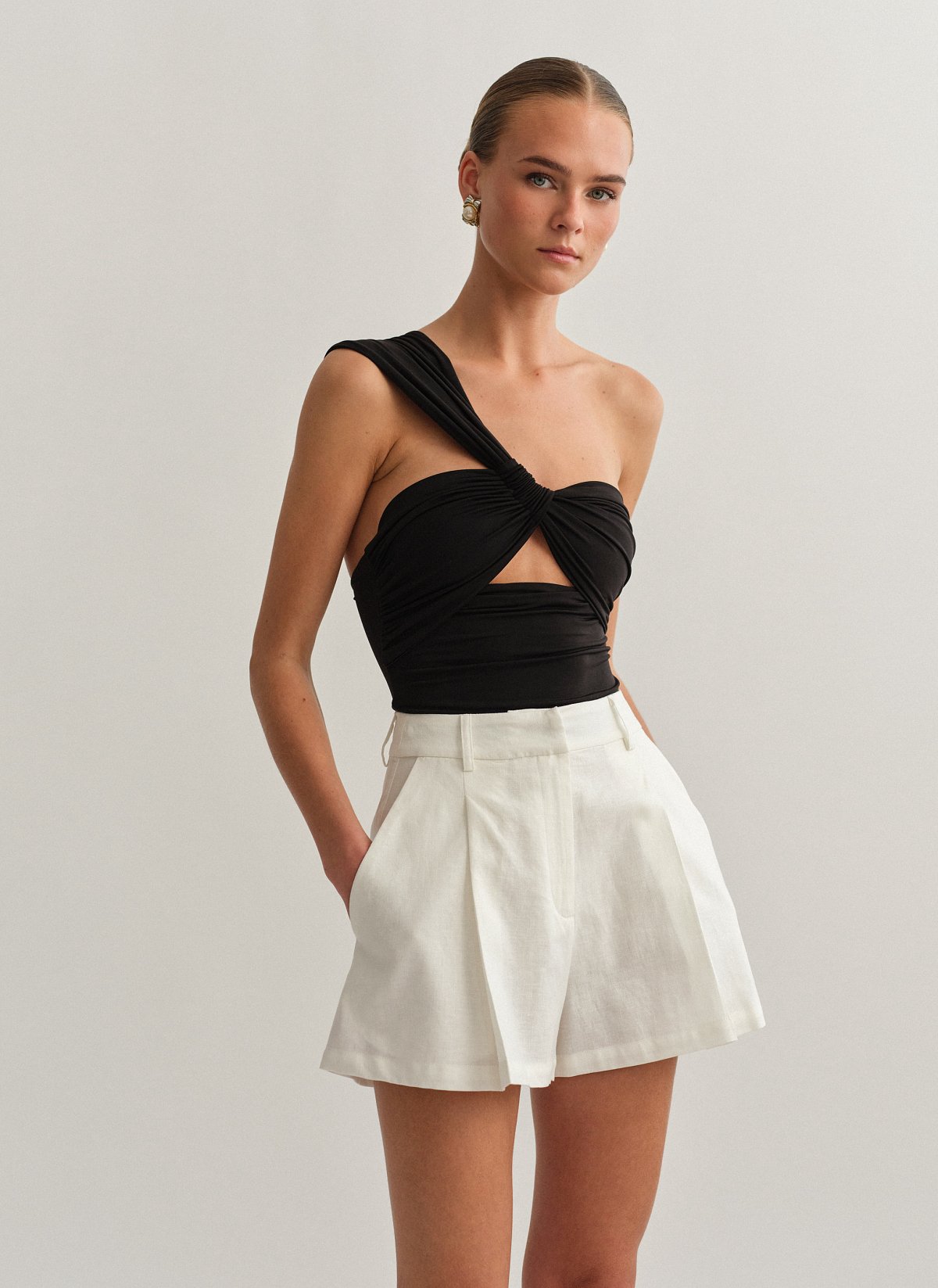 Linen darted shorts-38