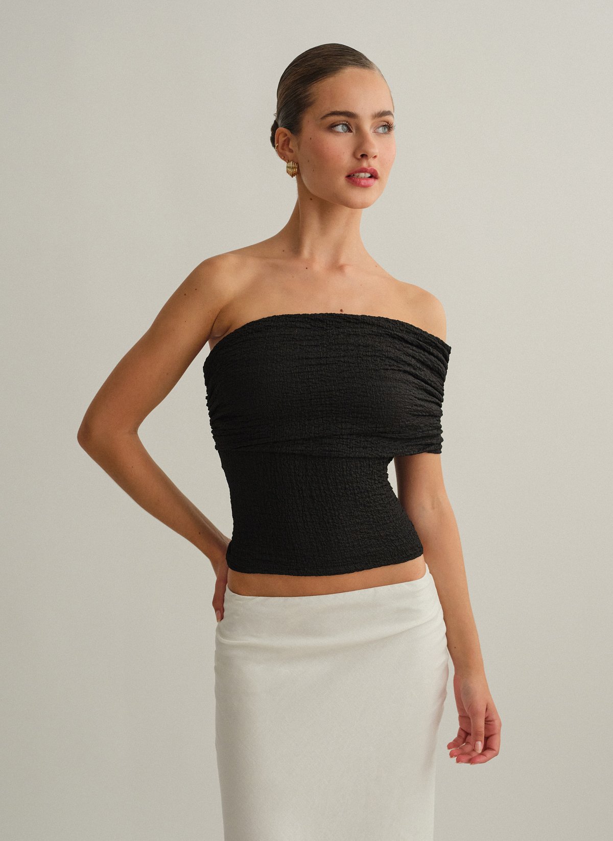 Γυναικεία off-shoulder μπλούζα σε ανάγλυφη υφή