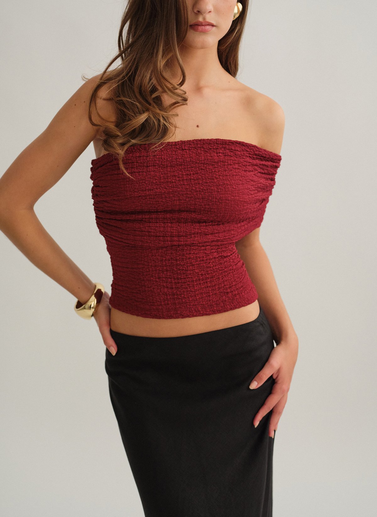 Γυναικεία off-shoulder μπλούζα σε ανάγλυφη υφή