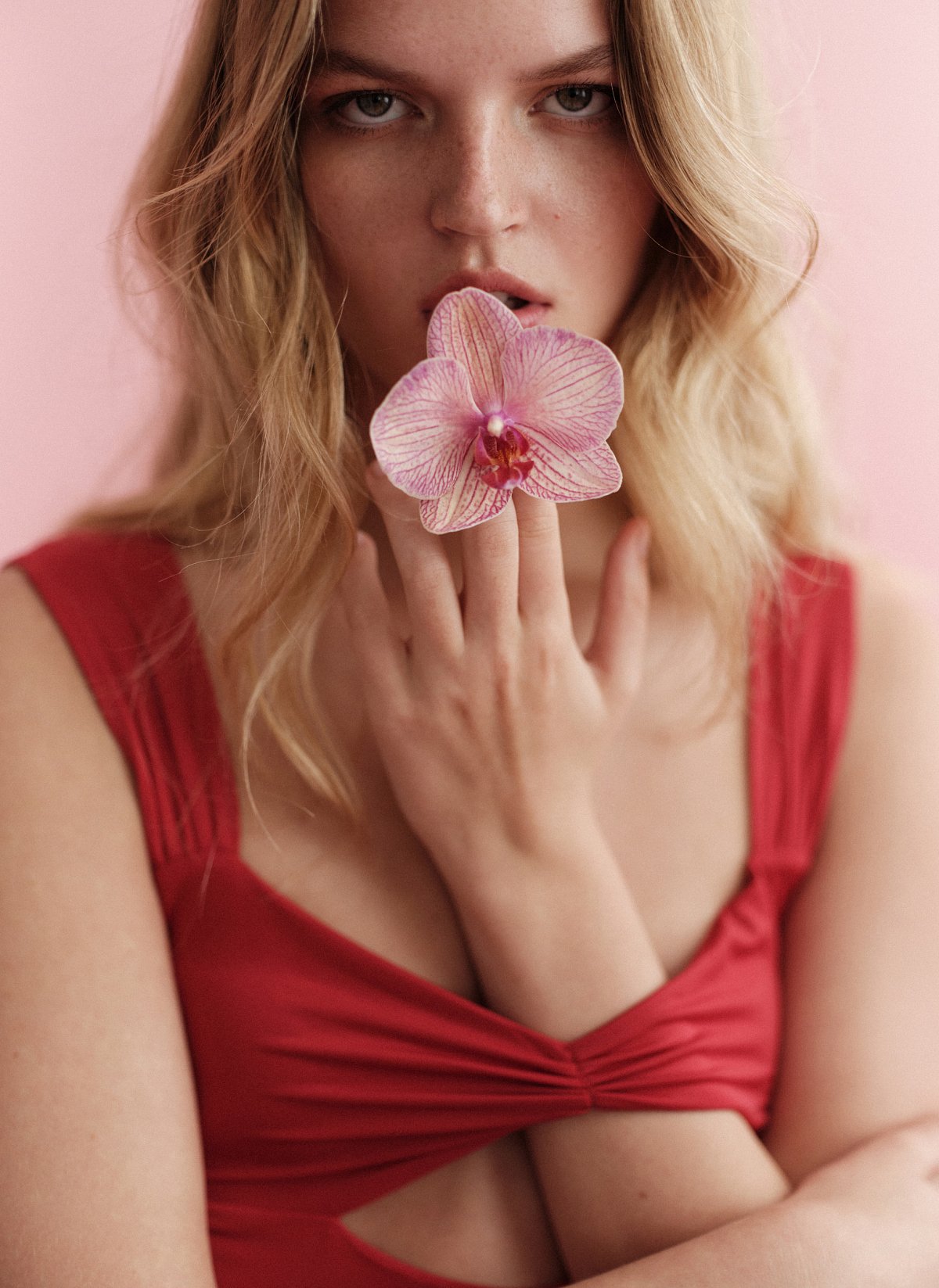 Γυναικείο κορμάκι cut-out με σούρες