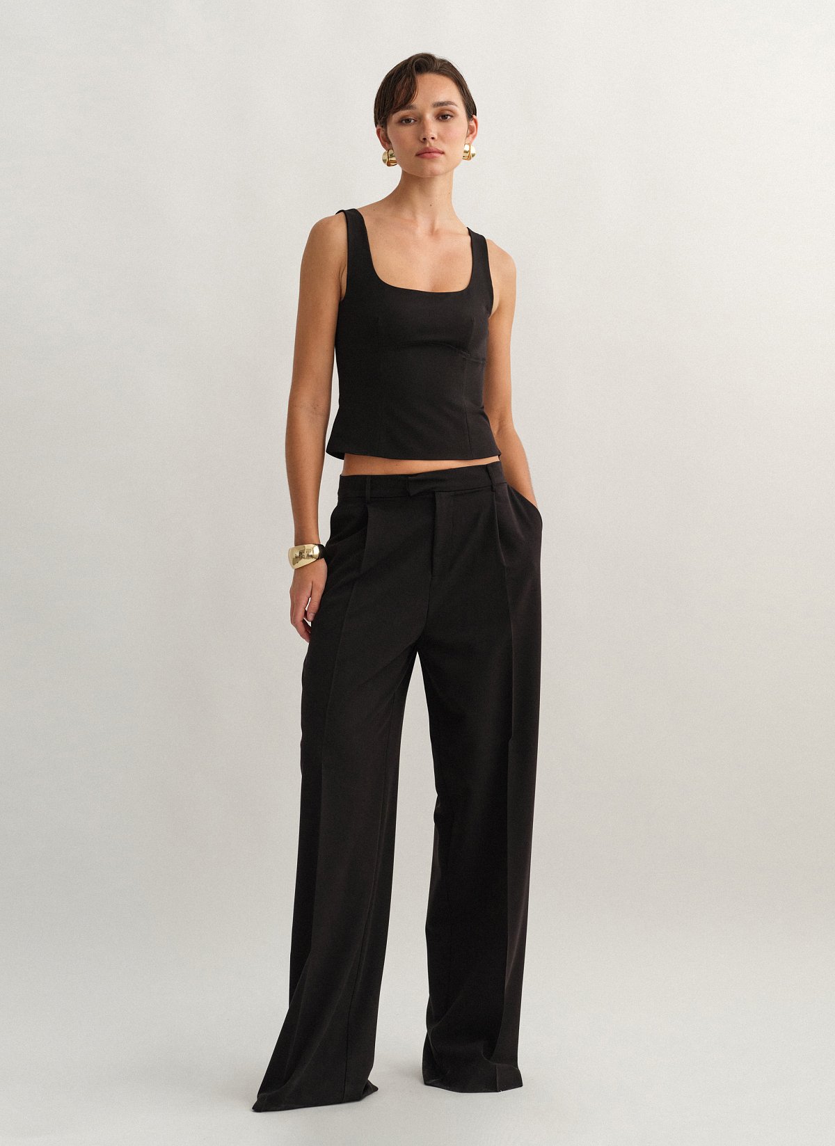 Γυναικείο υφασμάτινο παντελόνι με σκίσιμο