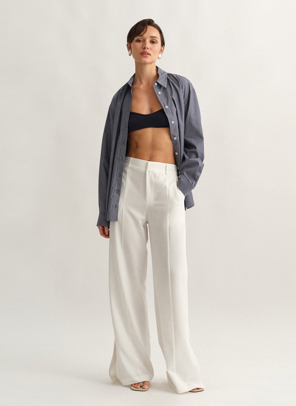 Γυναικείο υφασμάτινο παντελόνι με σκίσιμο