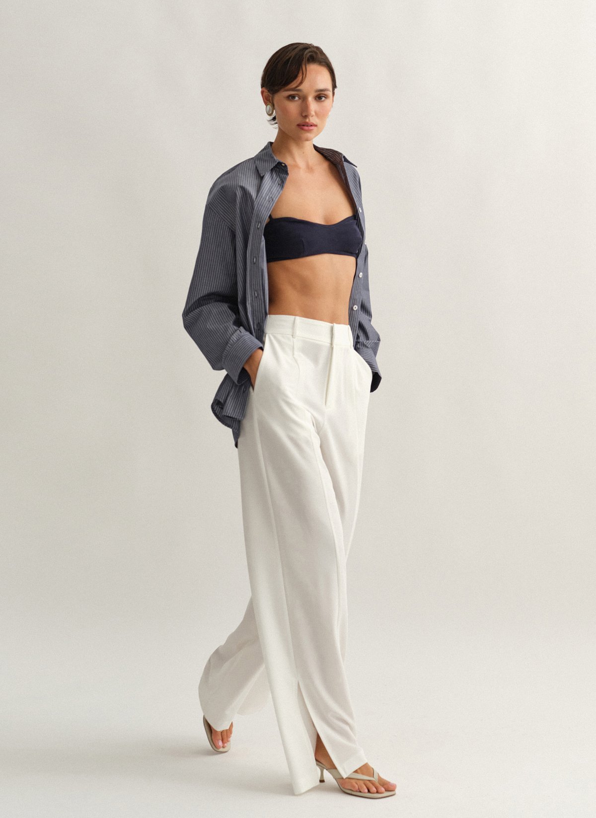 Γυναικείο υφασμάτινο παντελόνι με σκίσιμο