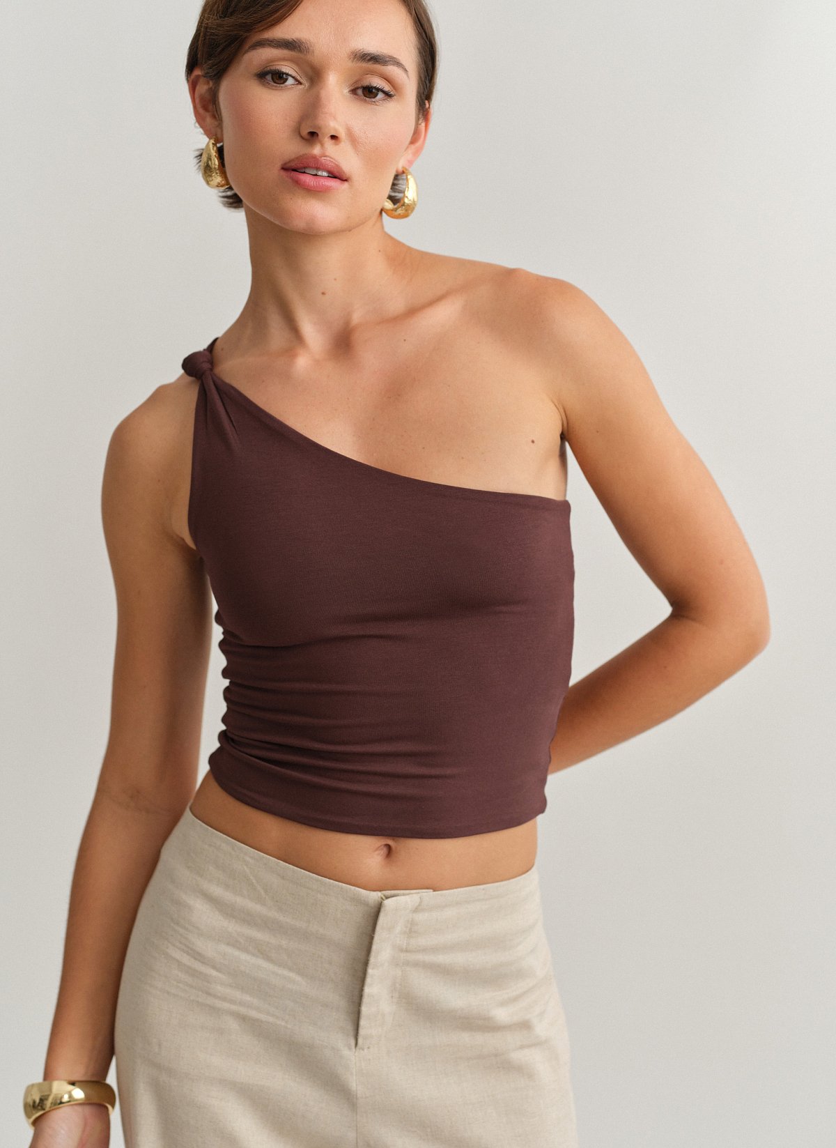 Γυναικείο one-shoulder bamboo τοπ με κόμπο