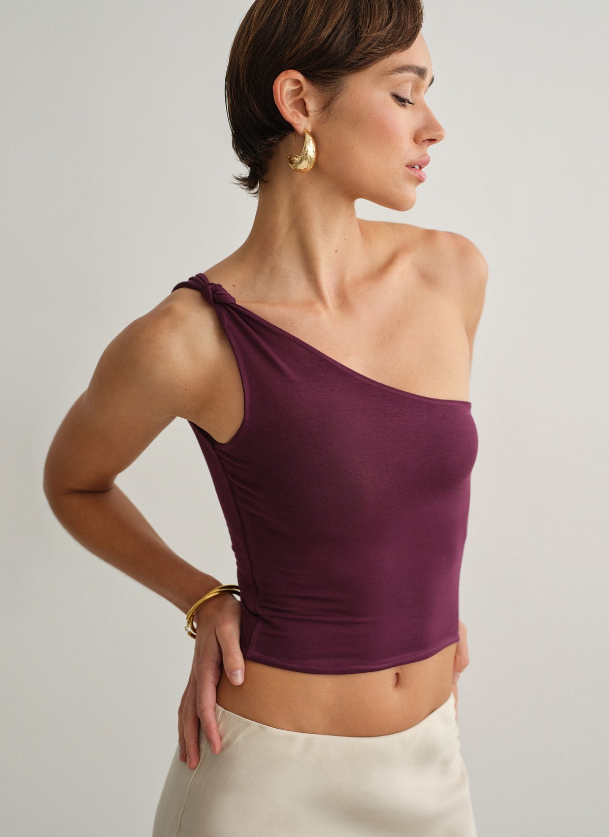 Γυναικείο one-shoulder bamboo τοπ με κόμπο