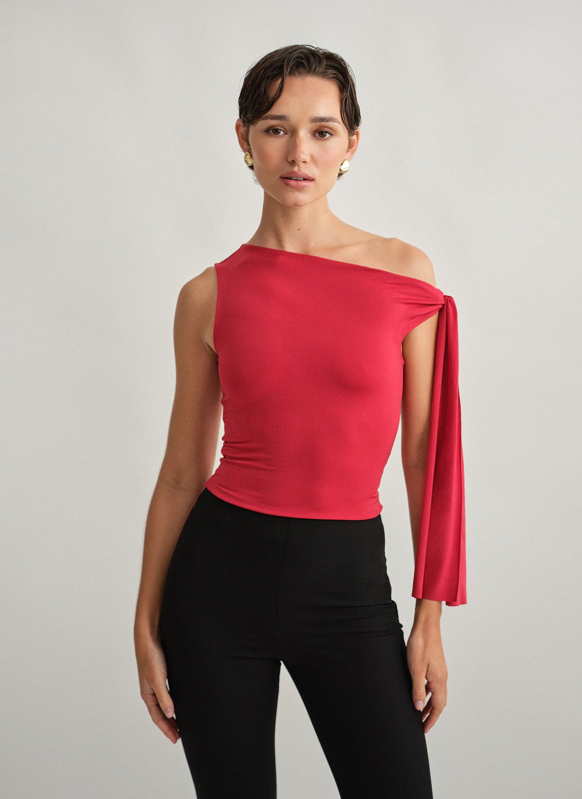 Γυναικείο αμάνικο τοπ με δέσιμο στον ώμο