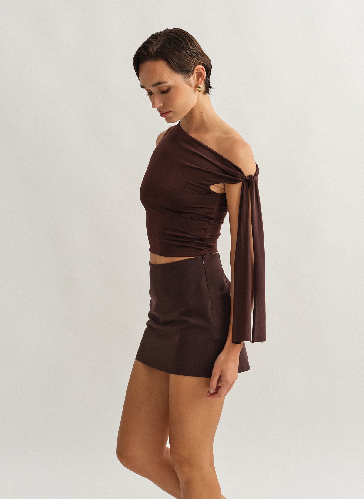 Γυναικείο αμάνικο τοπ με δέσιμο στον ώμο