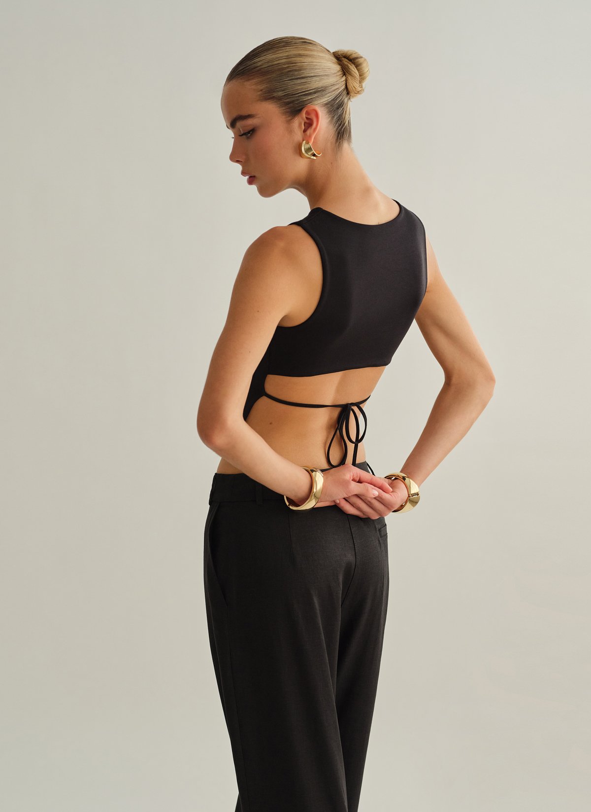 Γυναικεία αμάνικη μπλούζα bamboo με δέσιμο