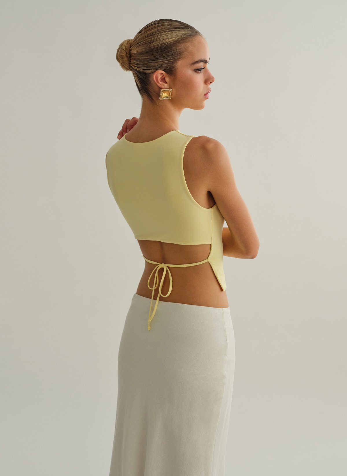 Γυναικεία αμάνικη μπλούζα bamboo με δέσιμο