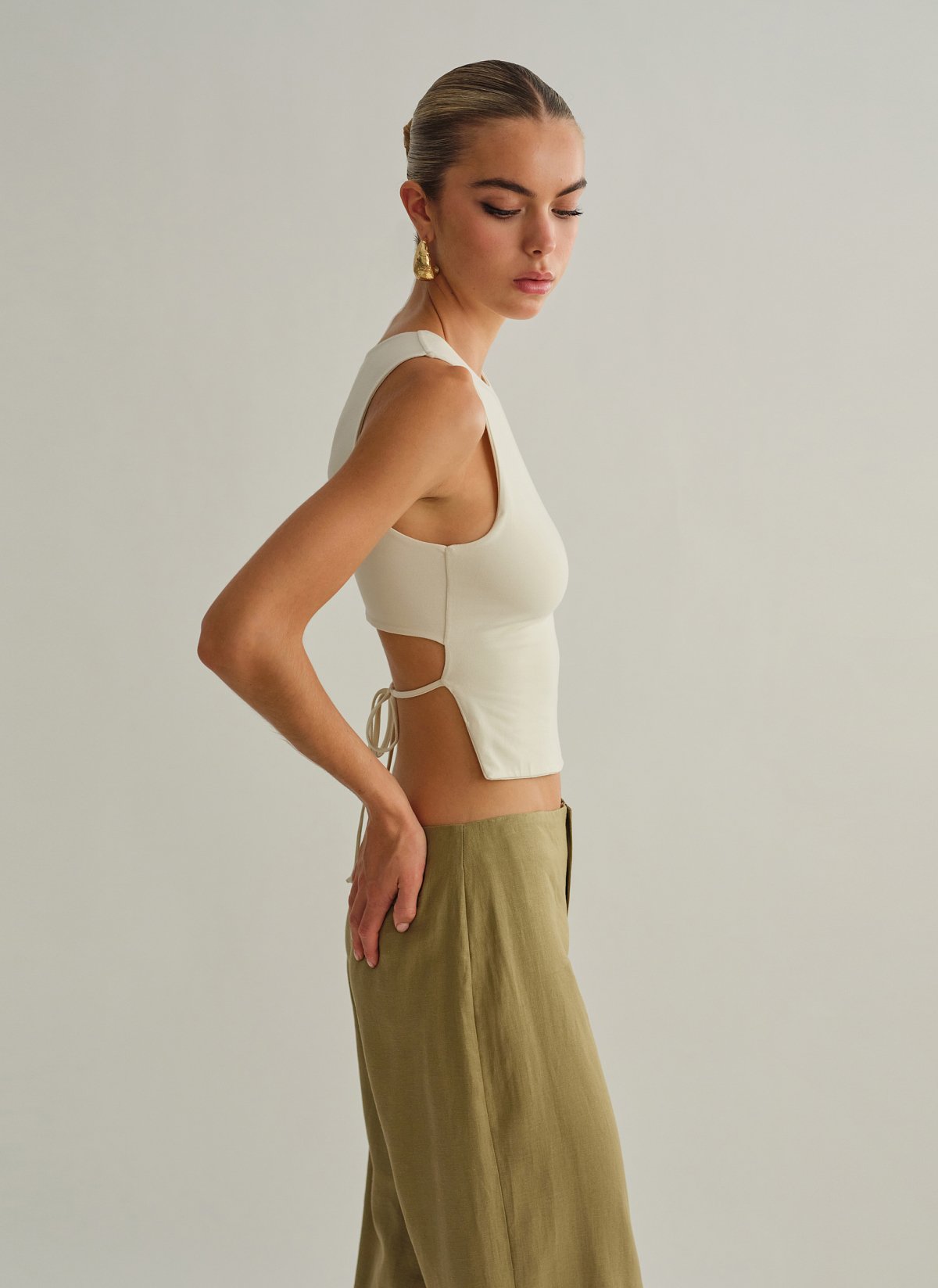 Γυναικεία αμάνικη μπλούζα bamboo με δέσιμο