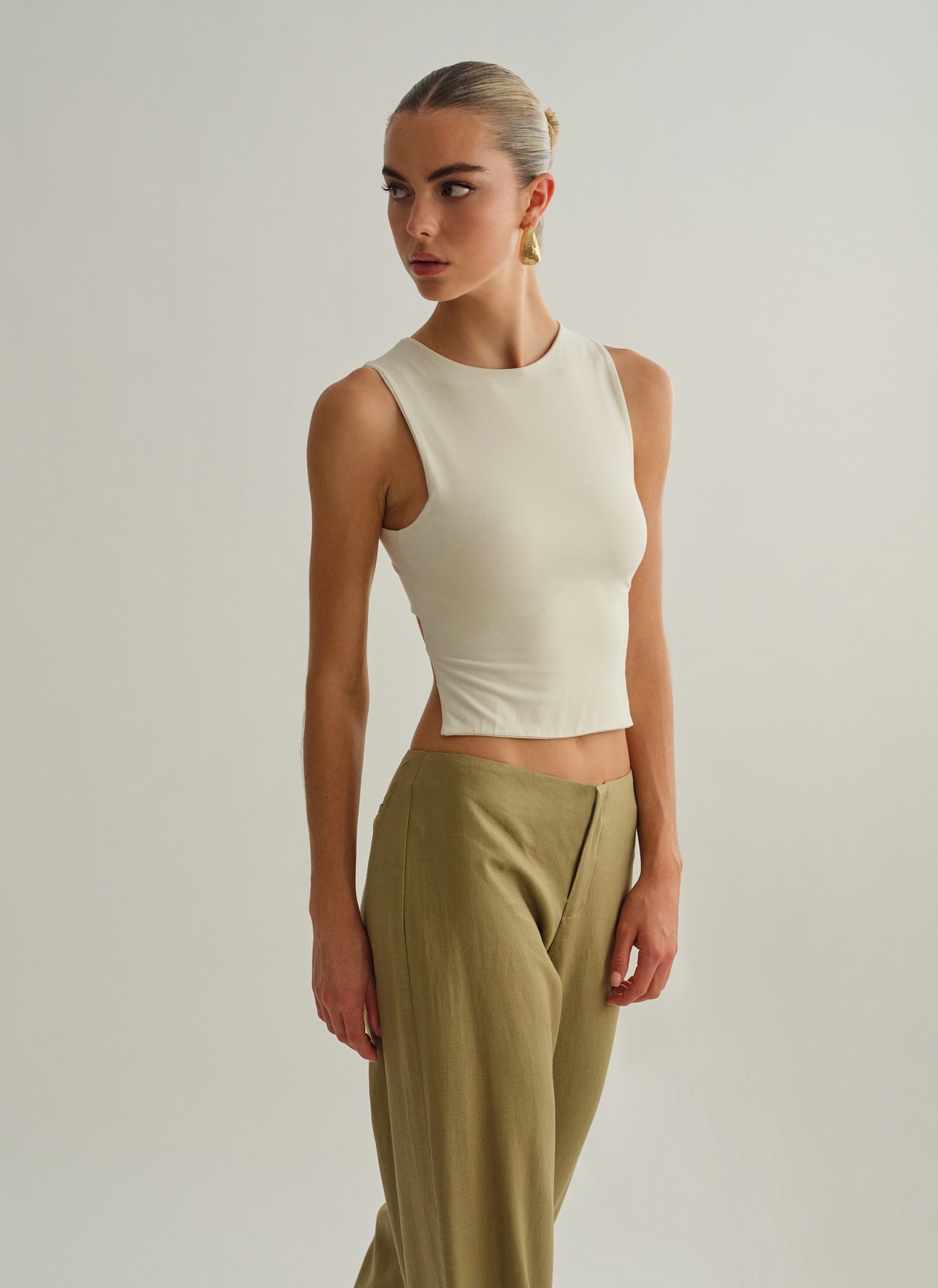 Γυναικεία αμάνικη μπλούζα bamboo με δέσιμο