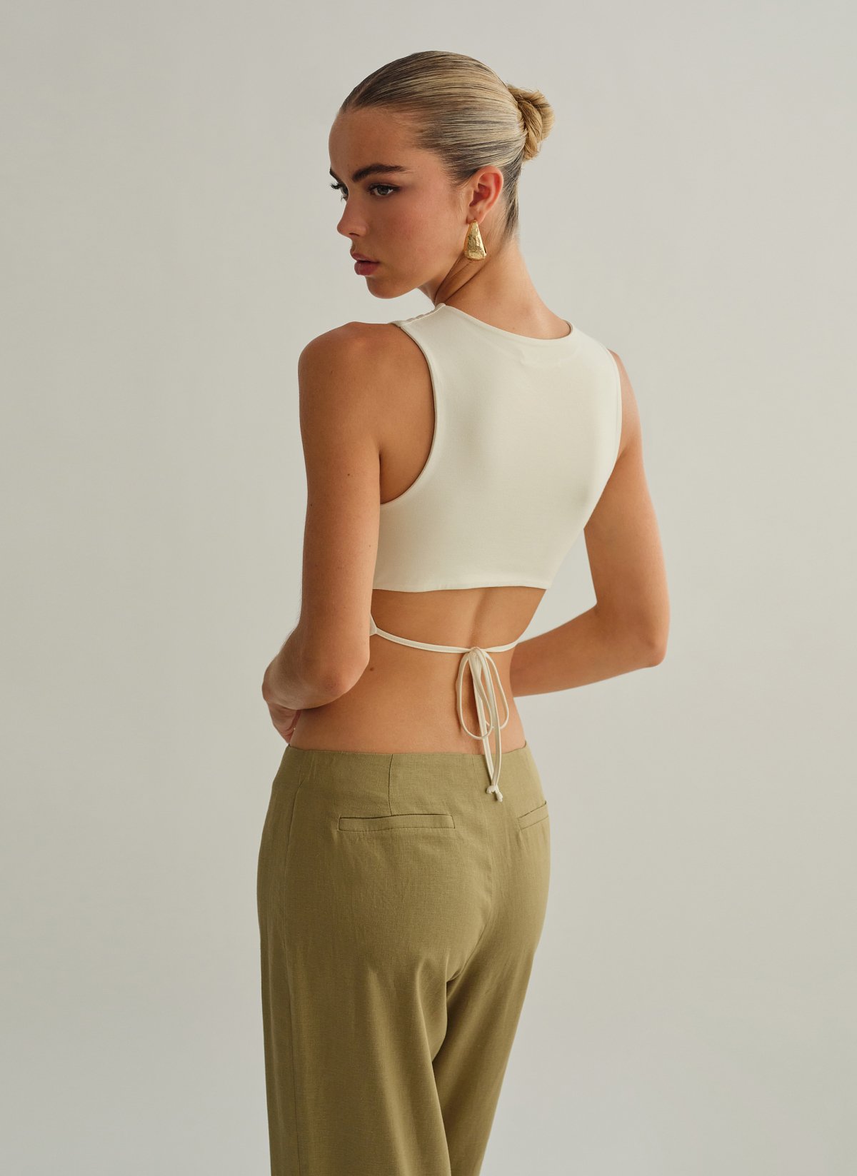 Γυναικεία αμάνικη μπλούζα bamboo με δέσιμο