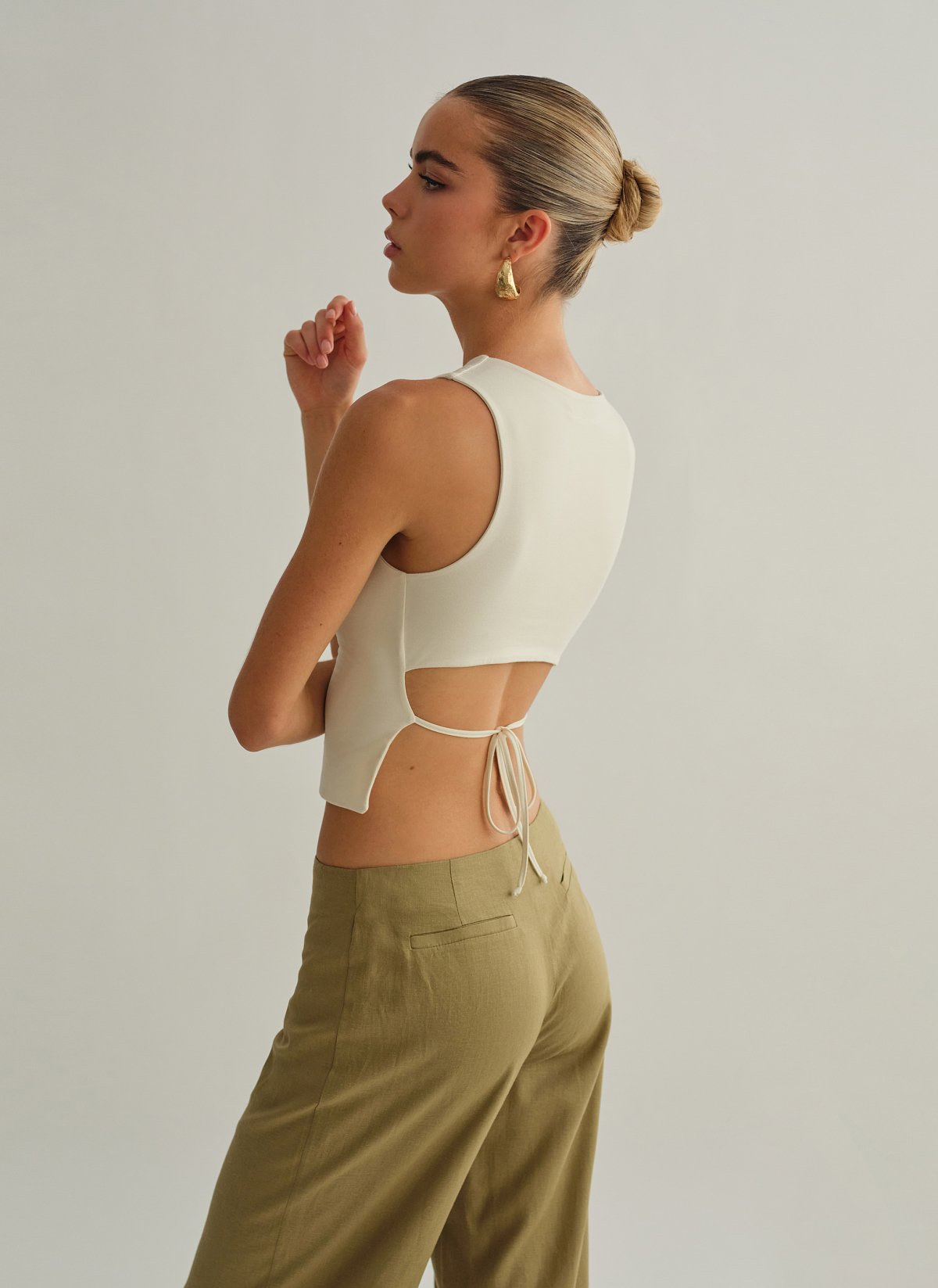 Γυναικεία αμάνικη μπλούζα bamboo με δέσιμο