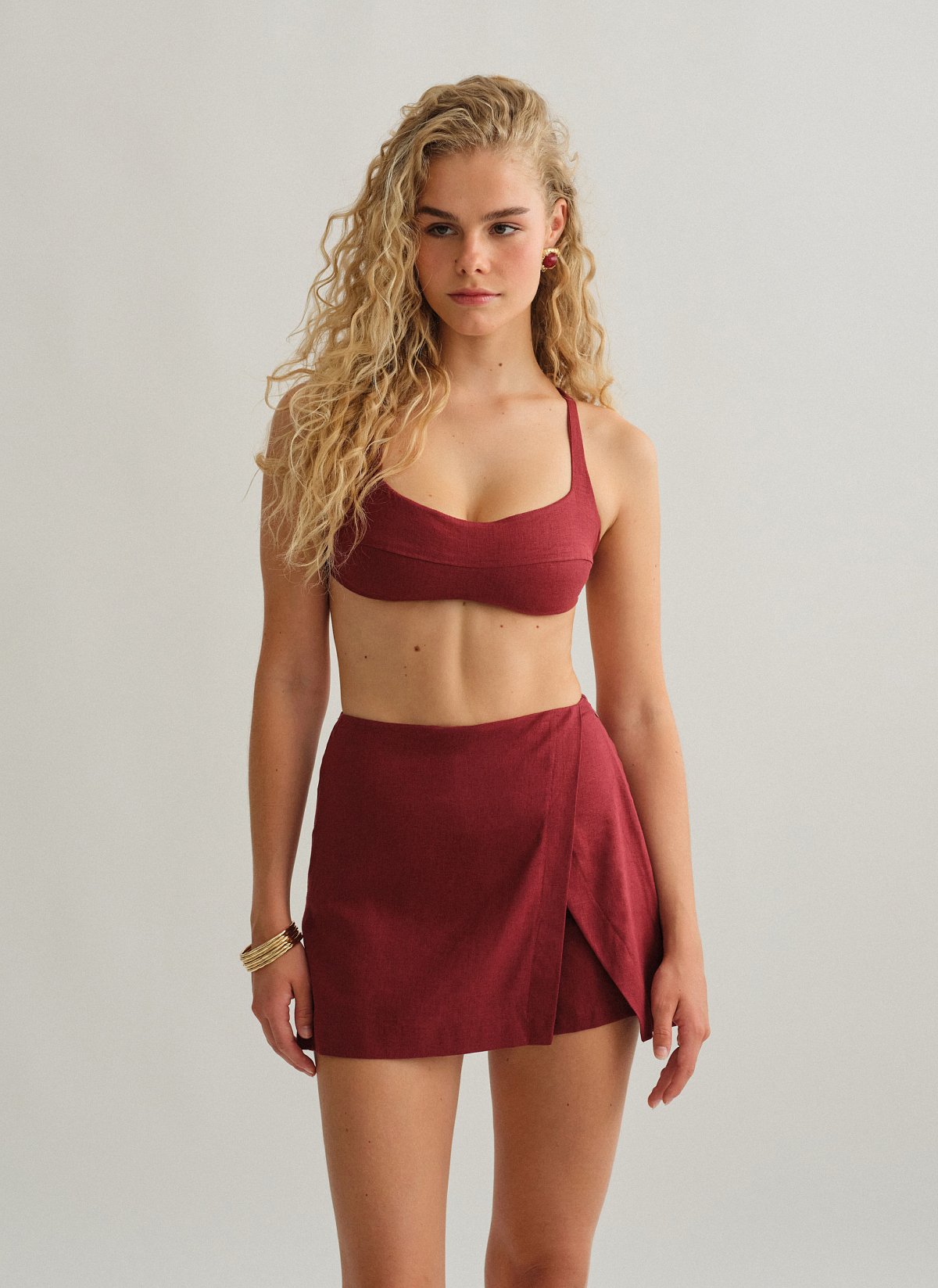 Γυναικεία λινή παντελονόφουστα με σκίσιμο