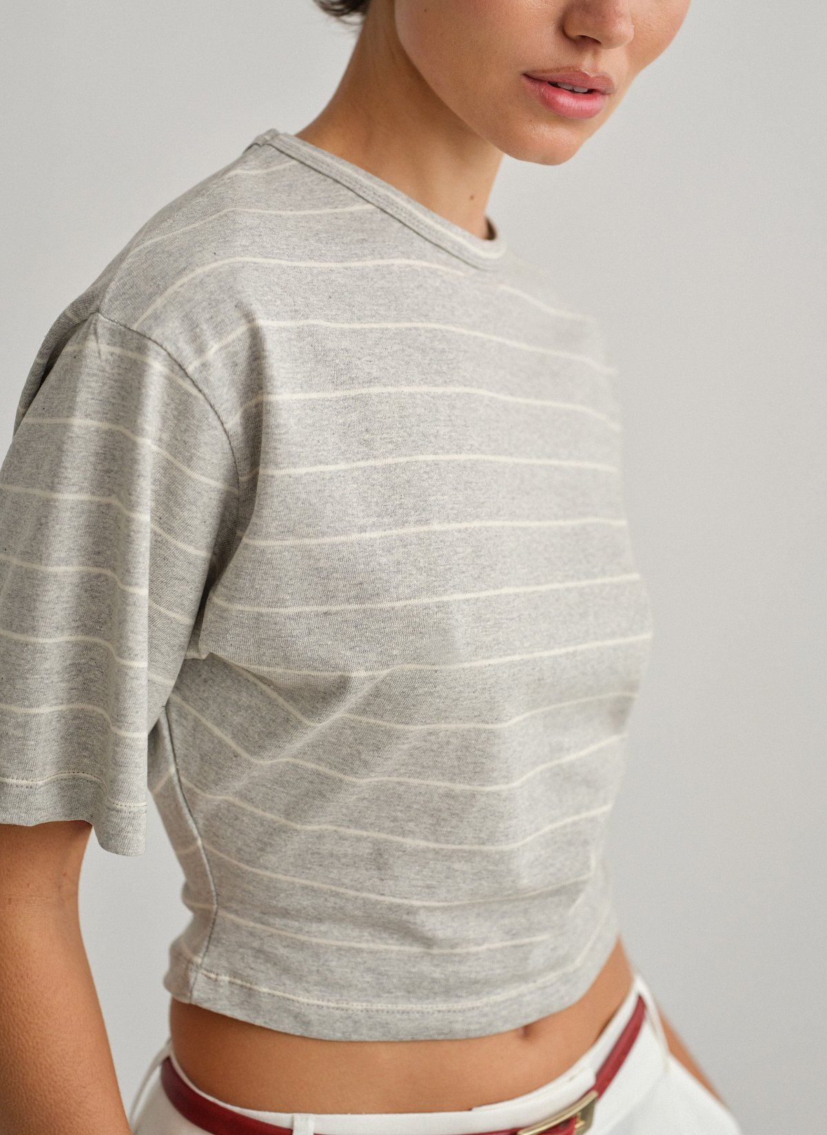 Γυναικεία βαμβακερή μεσάτη κοντομάνικη ριγέ μπλούζα