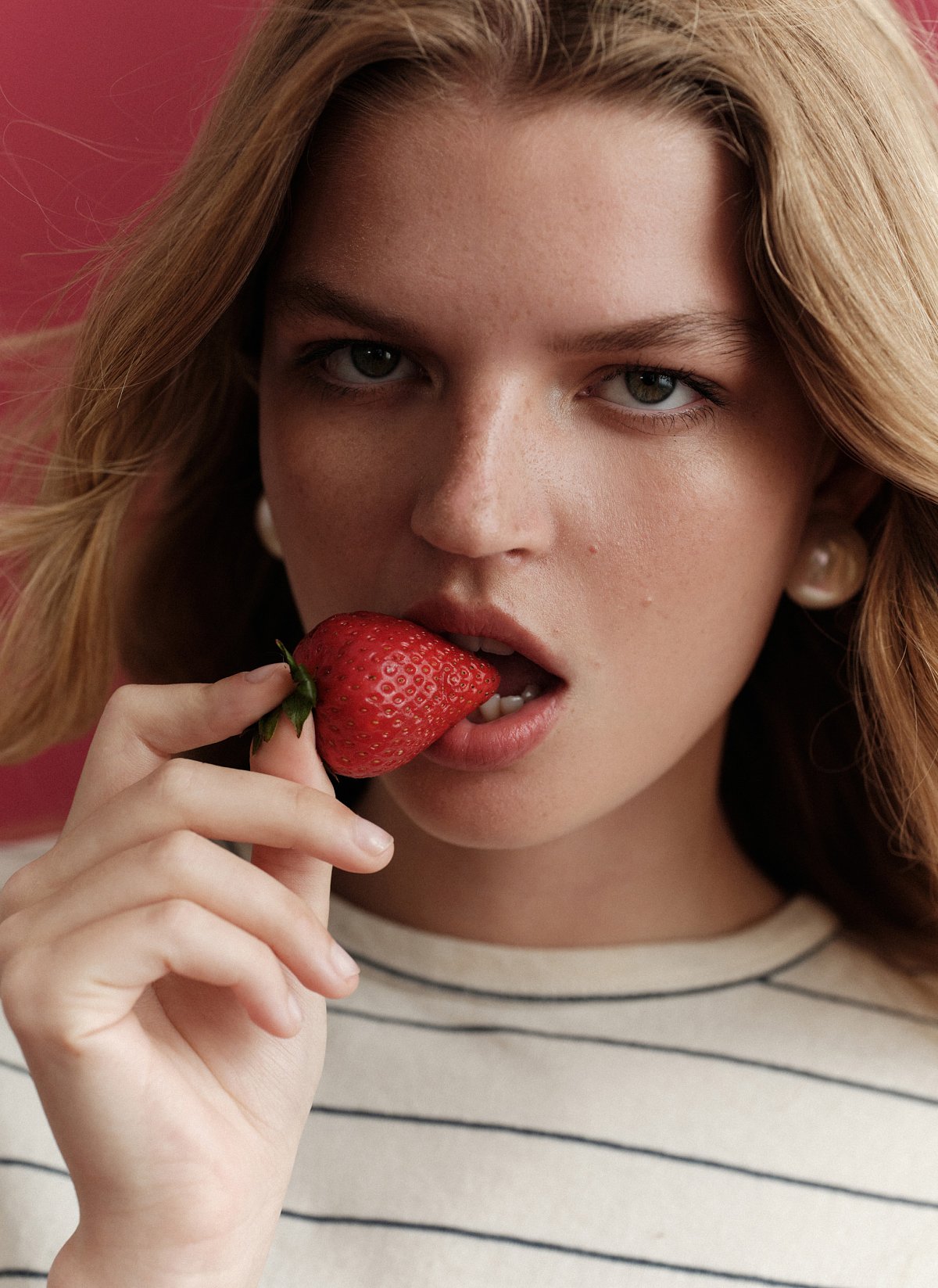 Γυναικεία βαμβακερή μεσάτη κοντομάνικη ριγέ μπλούζα