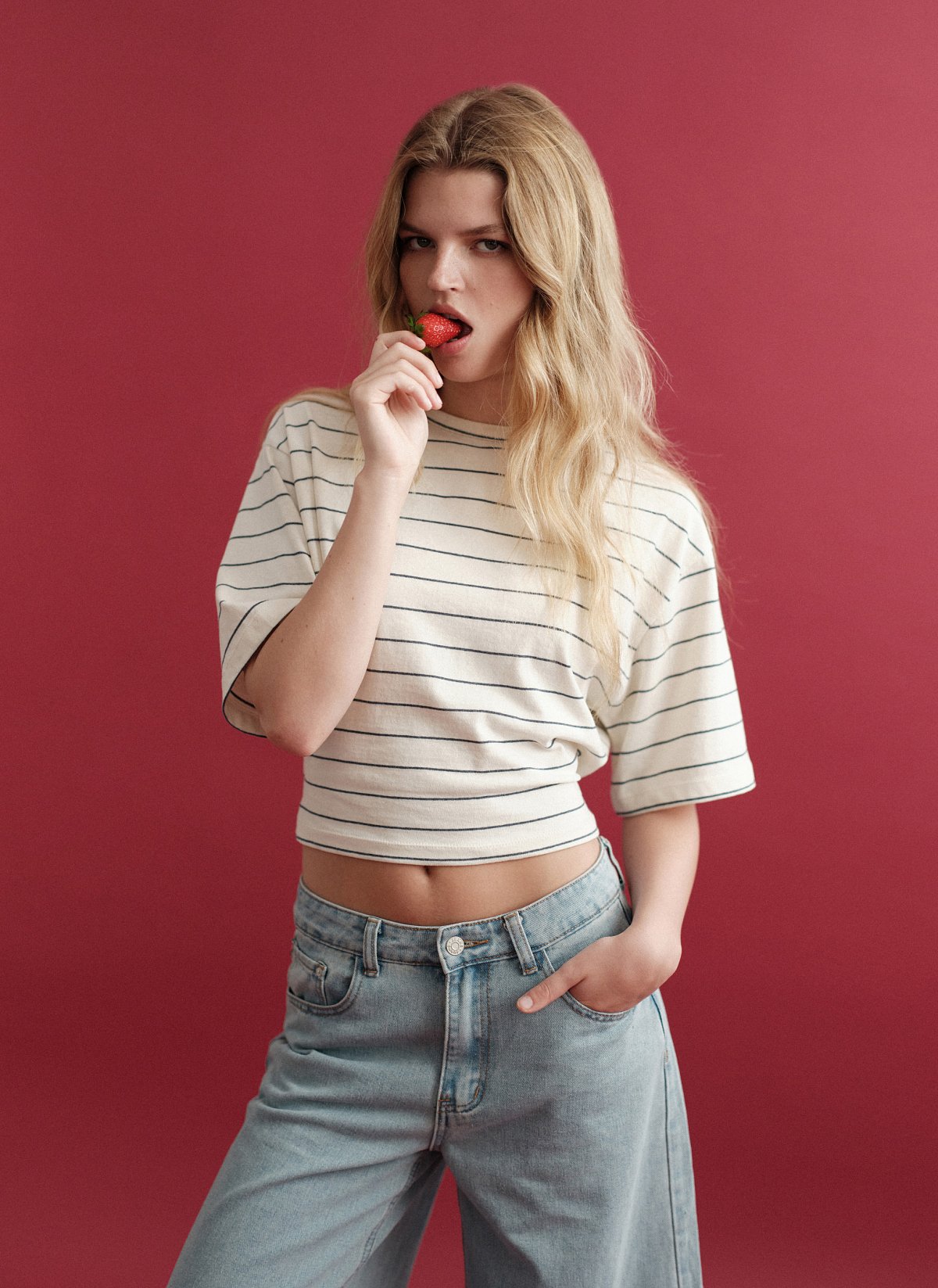 Γυναικεία βαμβακερή μεσάτη κοντομάνικη ριγέ μπλούζα