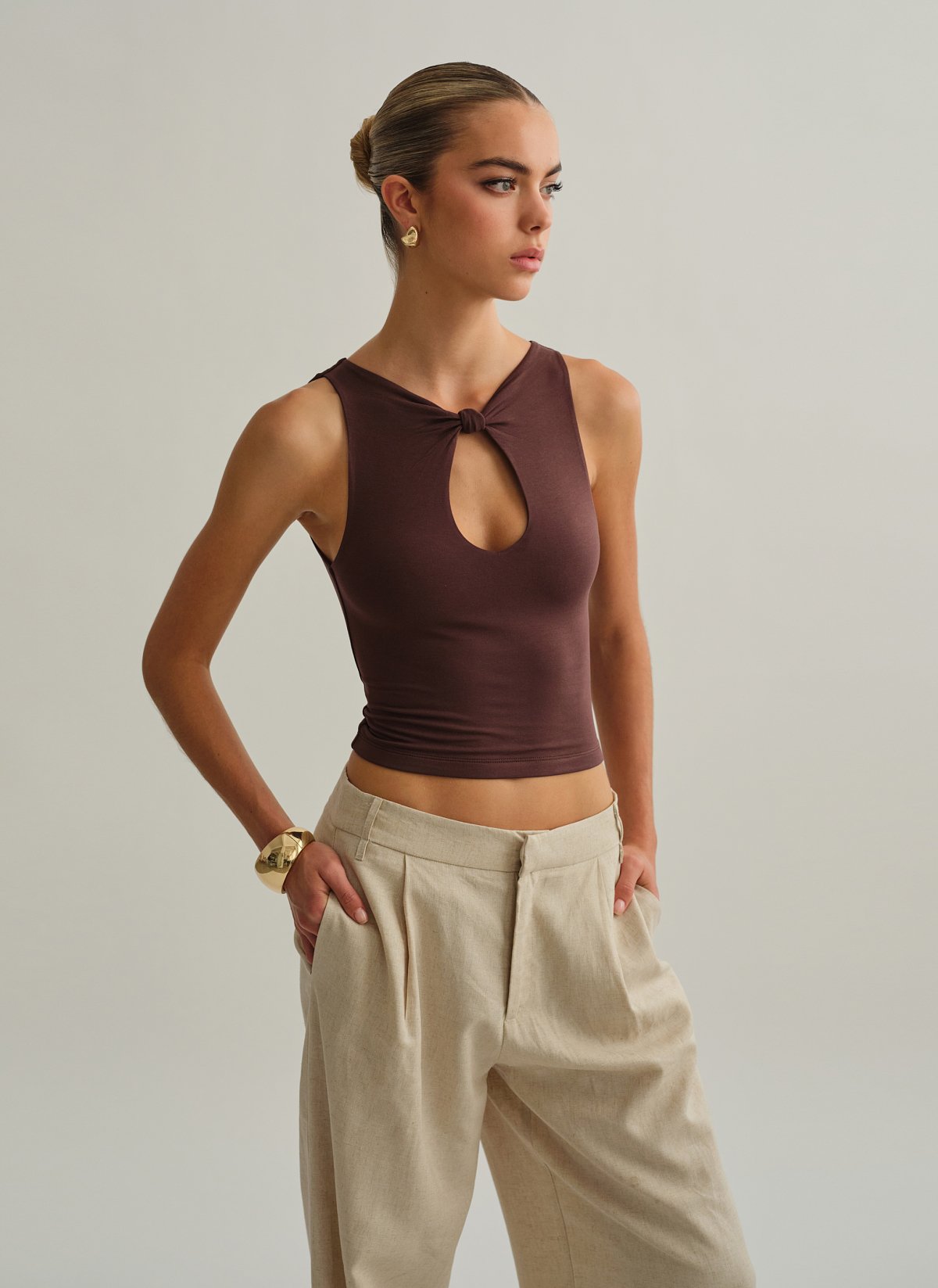 Γυναικεία αμάνικη μπλούζα bamboo με κόμπο