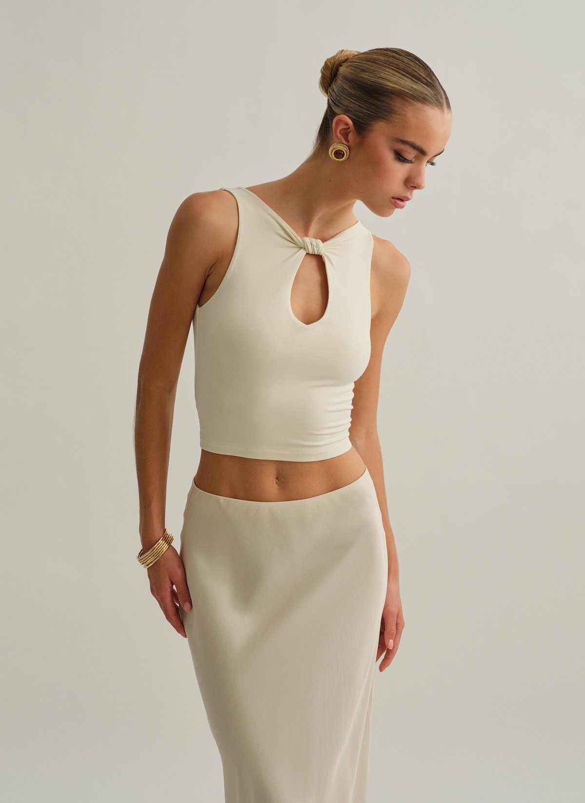 Γυναικεία αμάνικη μπλούζα bamboo με κόμπο