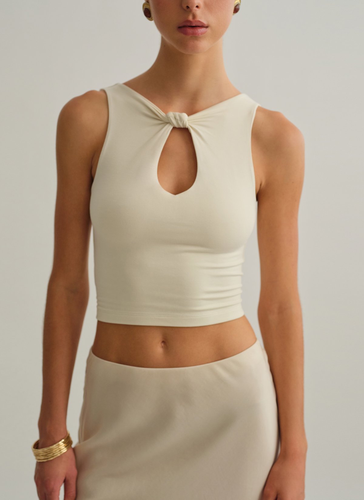 Γυναικεία αμάνικη μπλούζα bamboo με κόμπο