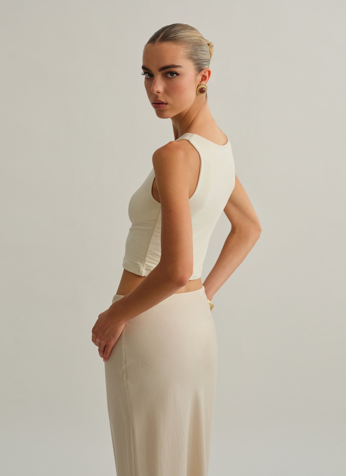 Γυναικεία αμάνικη μπλούζα bamboo με κόμπο