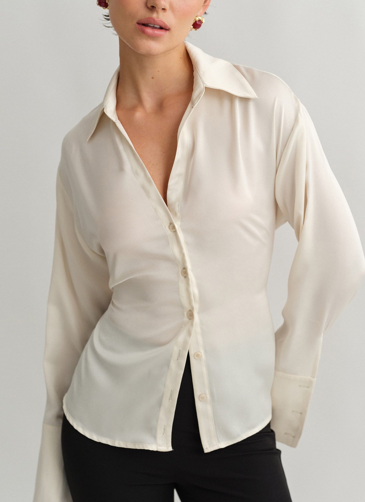 Γυναικείο σατέν πουκάμισο με χιαστί πλάτη